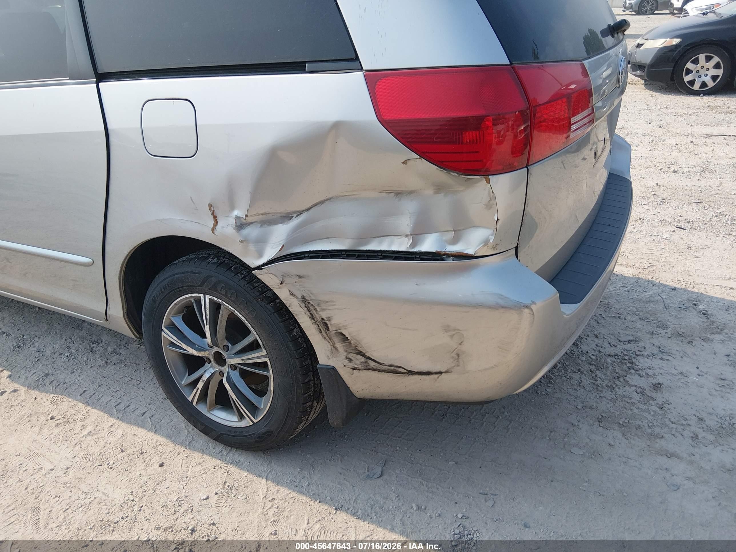 2004 Toyota Sienna Xle Silver vin: 5TDBA22C84S006835