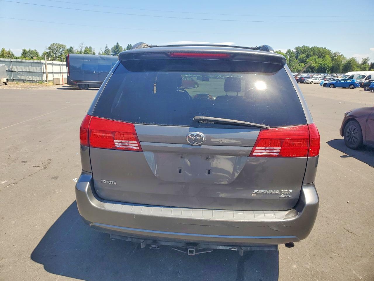 2004 Toyota Sienna Xle 7 Passenger Gray vin: 5TDBA22C84S010366