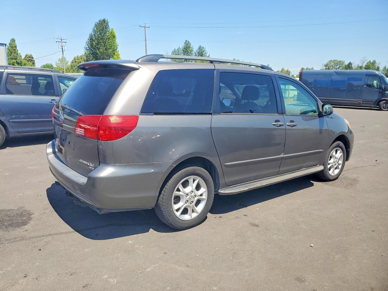 2004 Toyota Sienna Xle 7 Passenger Gray vin: 5TDBA22C84S010366