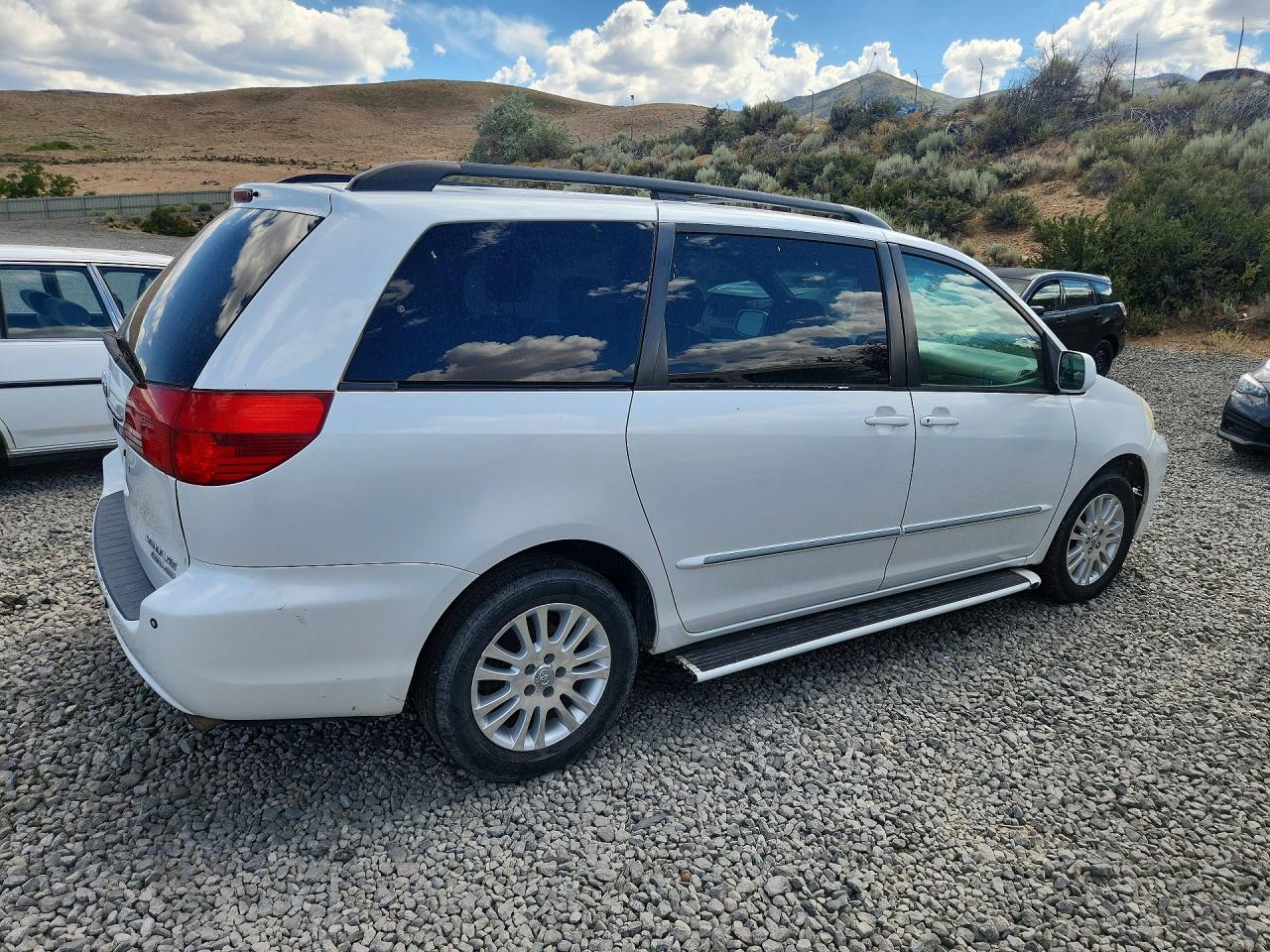 2004 Toyota Sienna Xle Limited 7-passenger Белый vin: 5TDBA22C84S024784