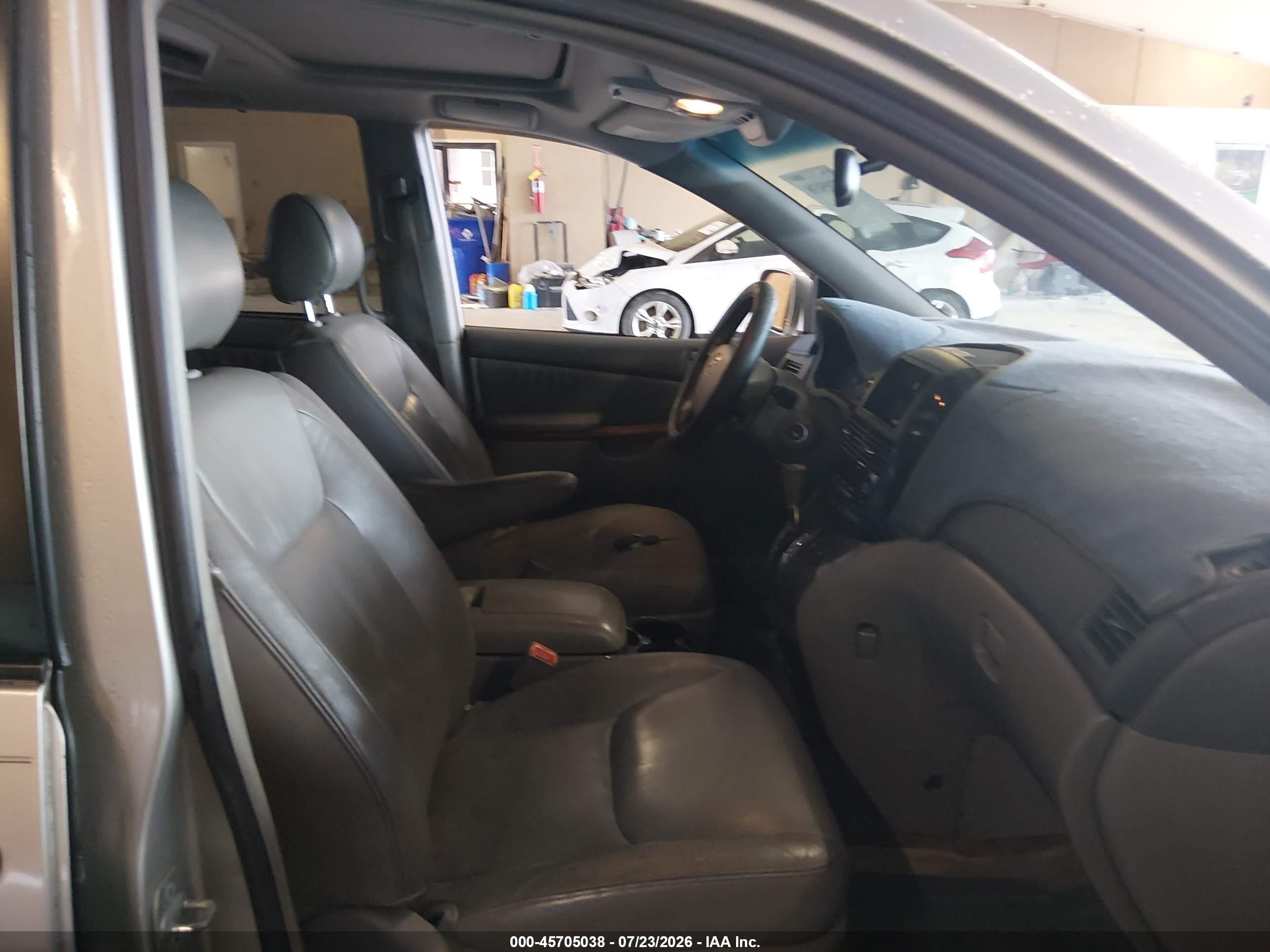 2005 Toyota Sienna Xle Limited Silver vin: 5TDBA22C85S047449