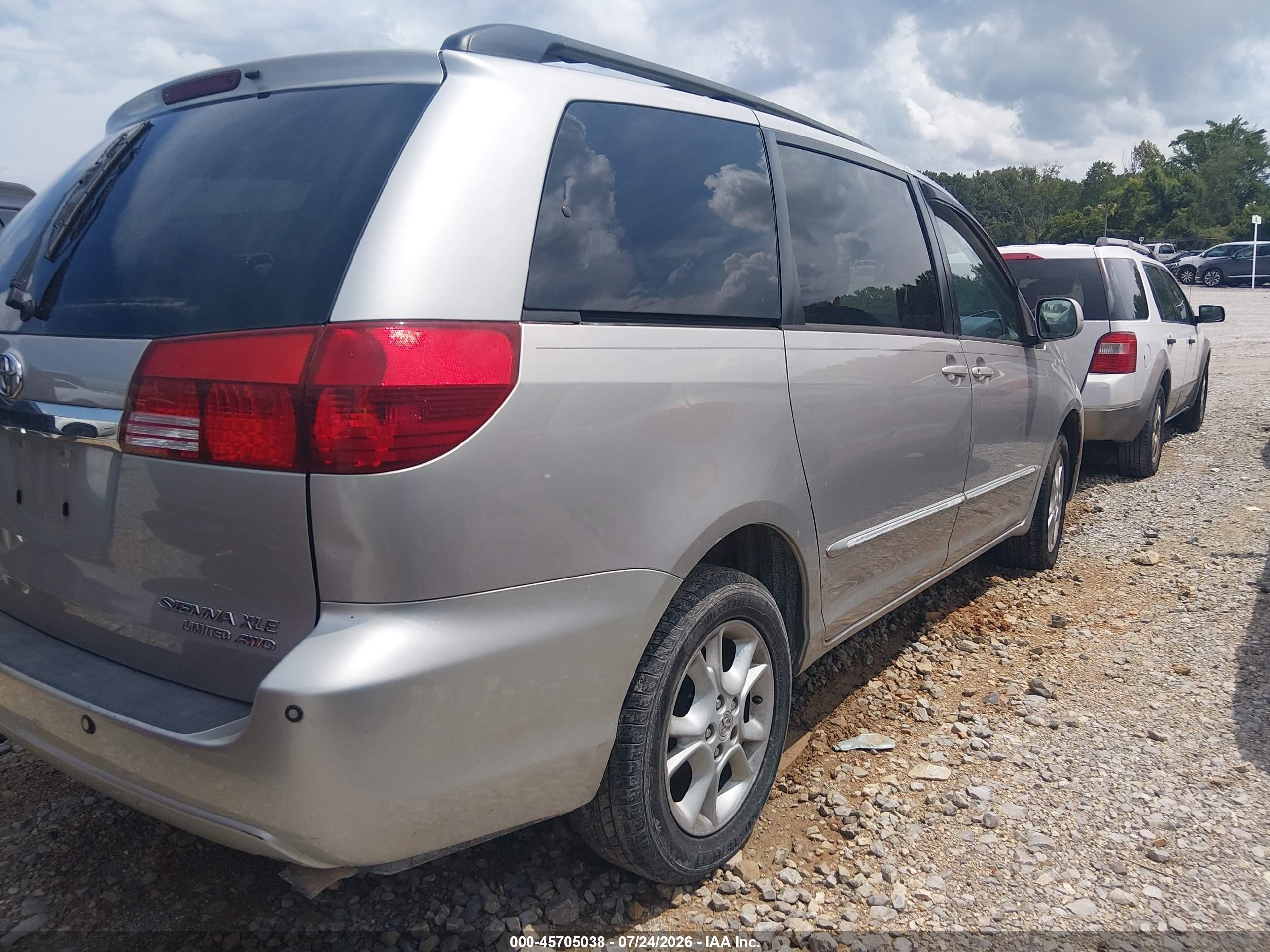 2005 Toyota Sienna Xle Limited Silver vin: 5TDBA22C85S047449
