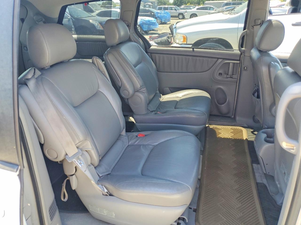 2004 Toyota Sienna Xle Limited 7 Passenger White vin: 5TDBA22C94S014989