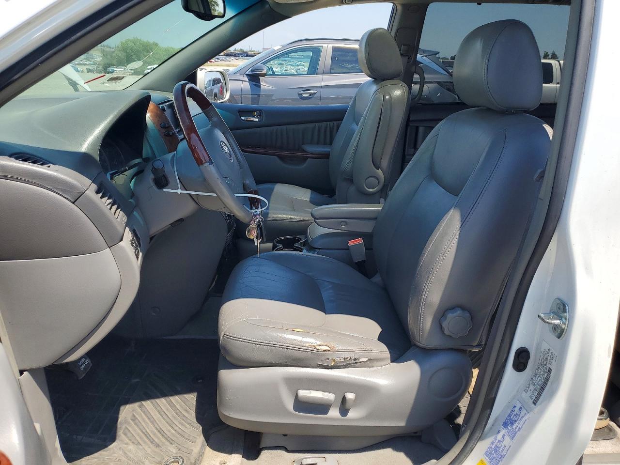 2004 Toyota Sienna Xle Limited 7 Passenger White vin: 5TDBA22C94S014989
