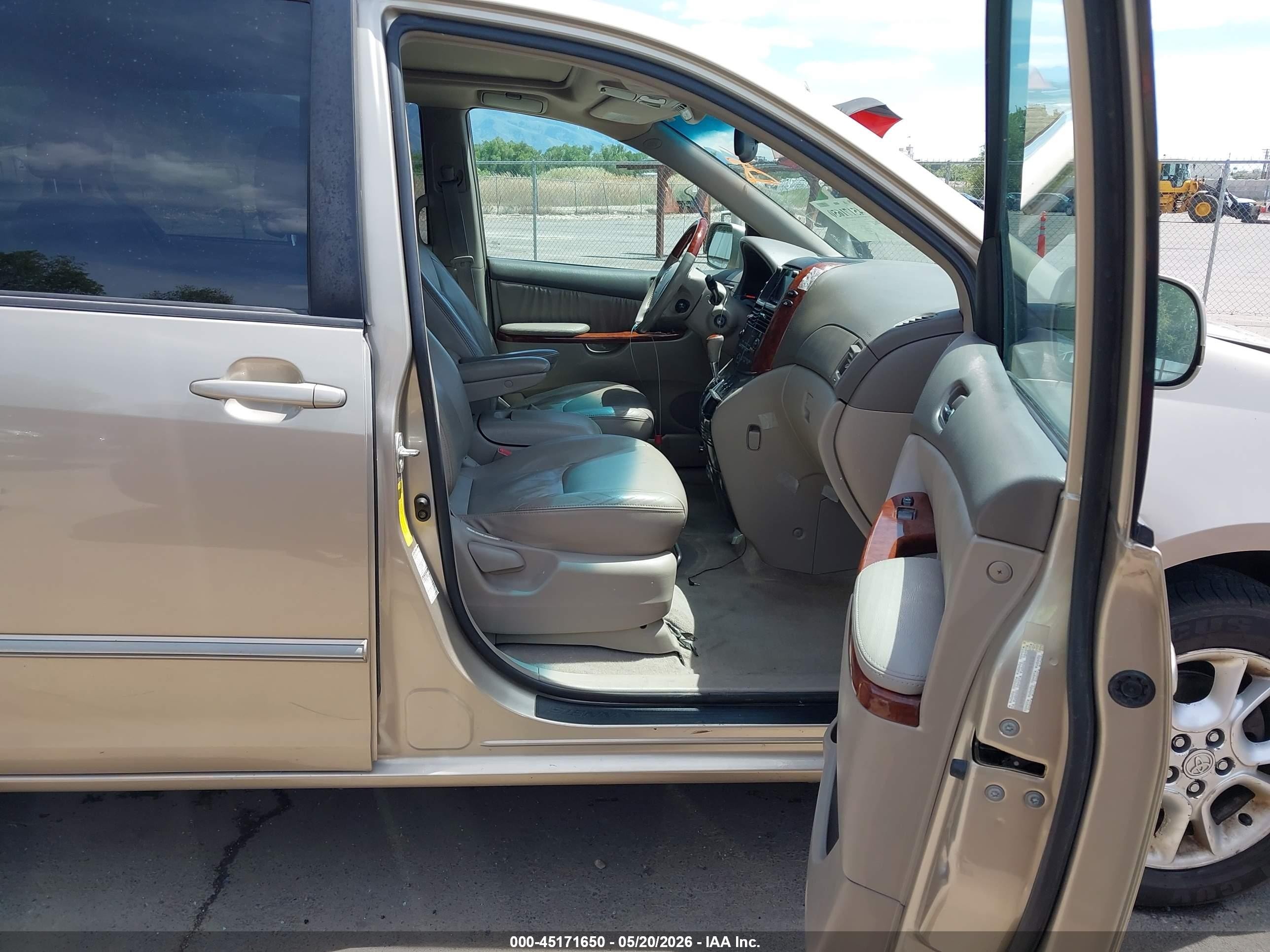 2004 Toyota Sienna Xle Limited Champagne vin: 5TDBA22C94S024647