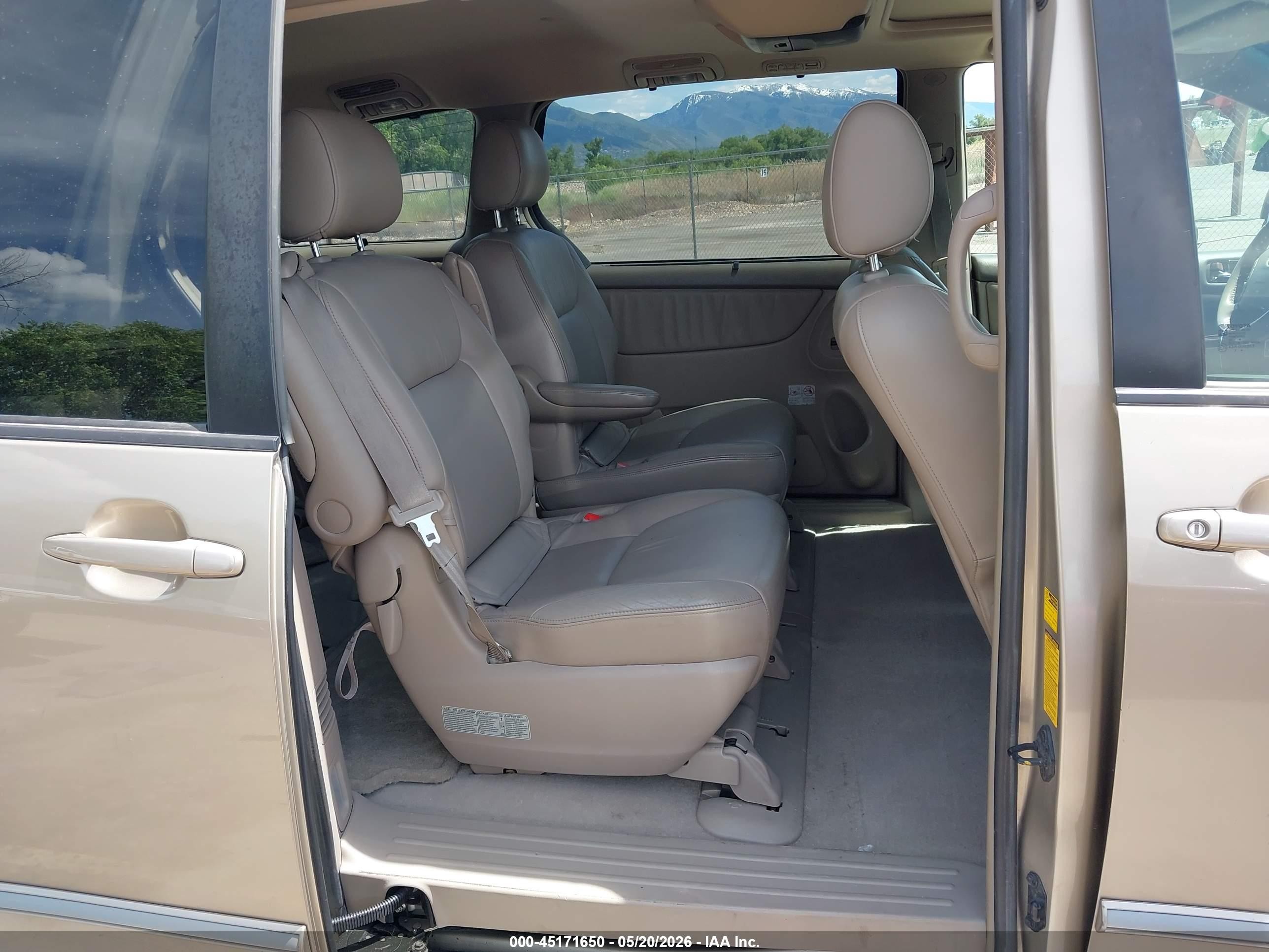 2004 Toyota Sienna Xle Limited Champagne vin: 5TDBA22C94S024647