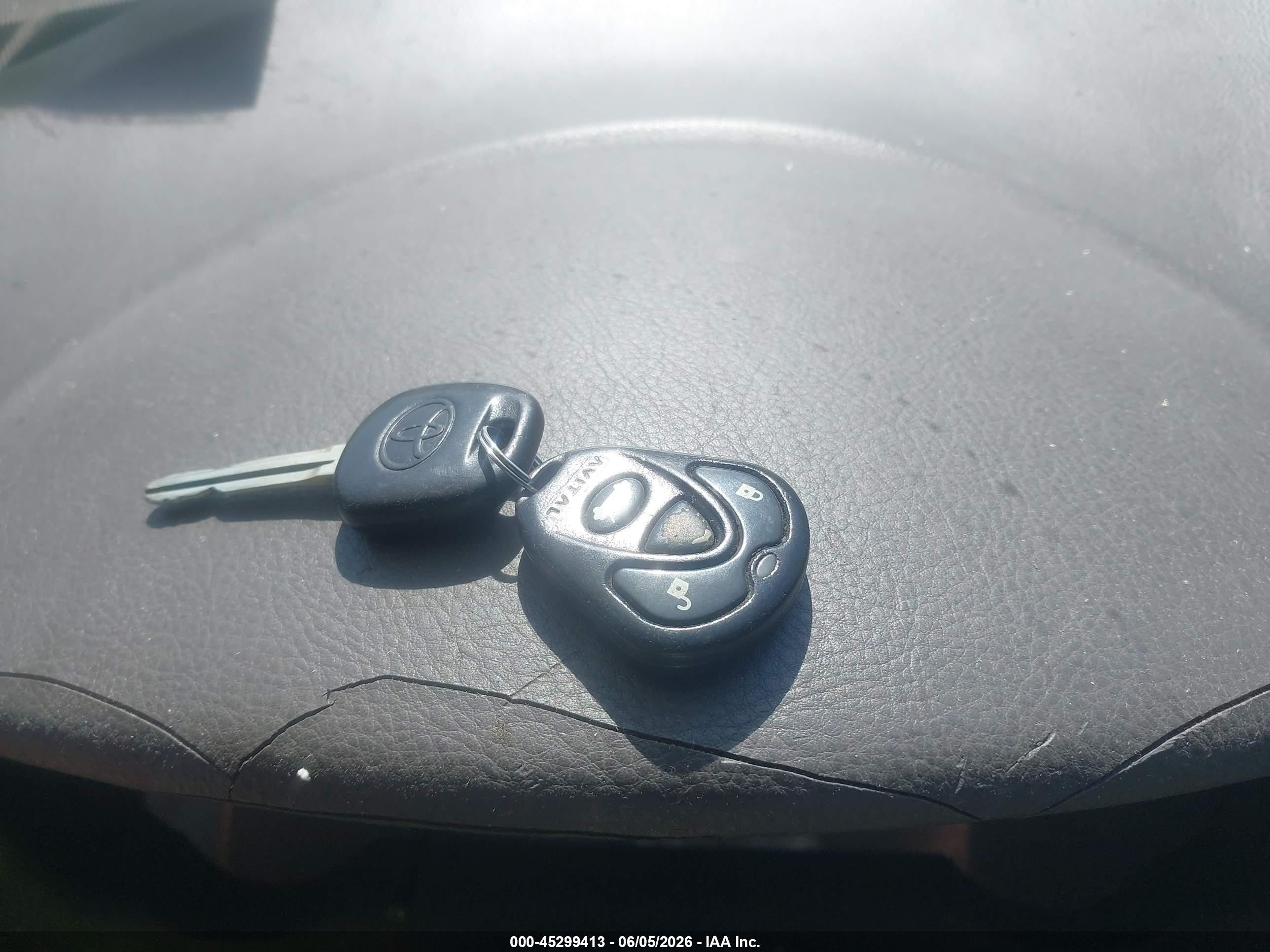 2004 Toyota Sienna Xle Gray vin: 5TDBA22CX4S001586