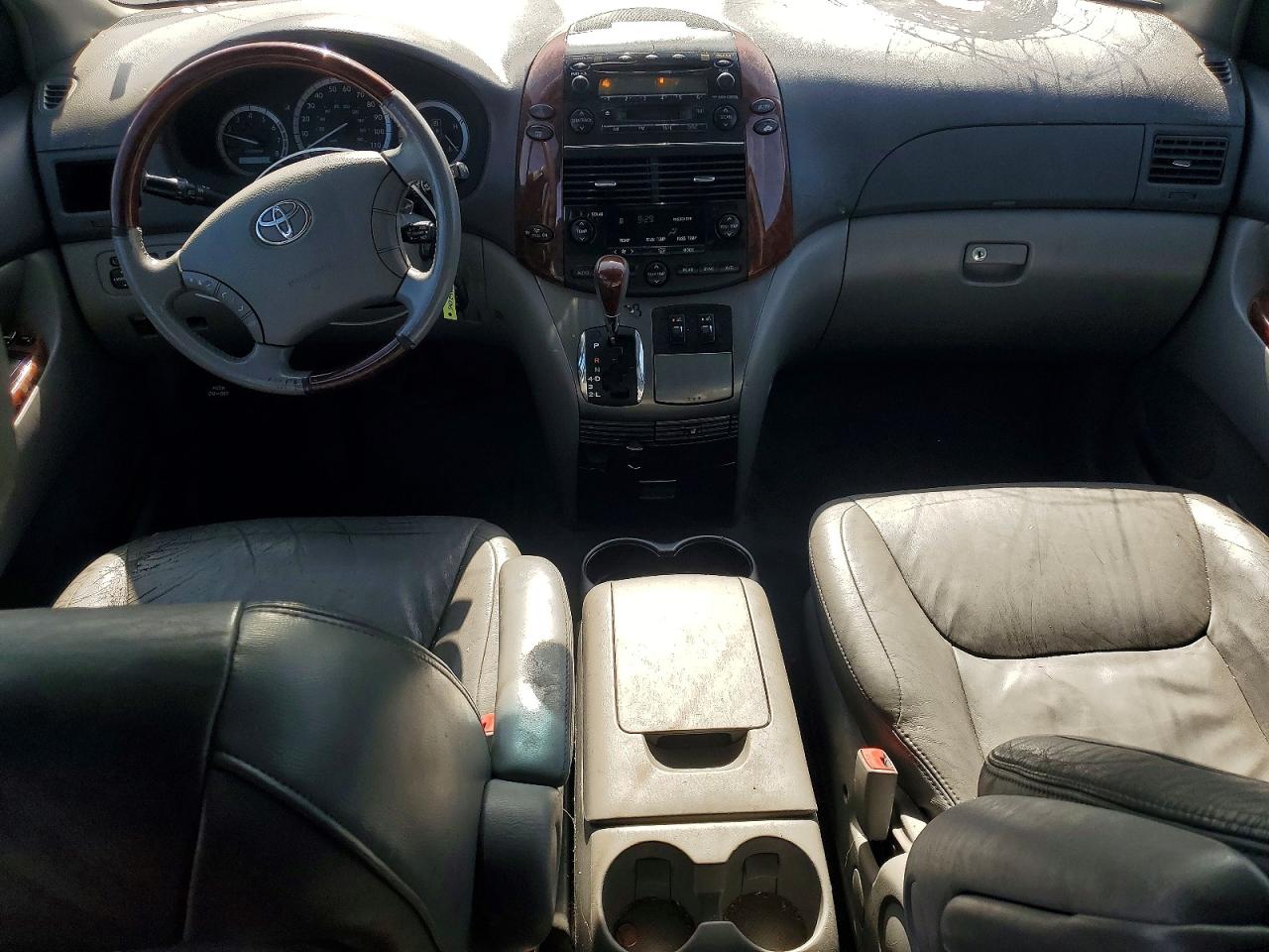 2004 Toyota Sienna Silver vin: 5TDBA22CX4S018310