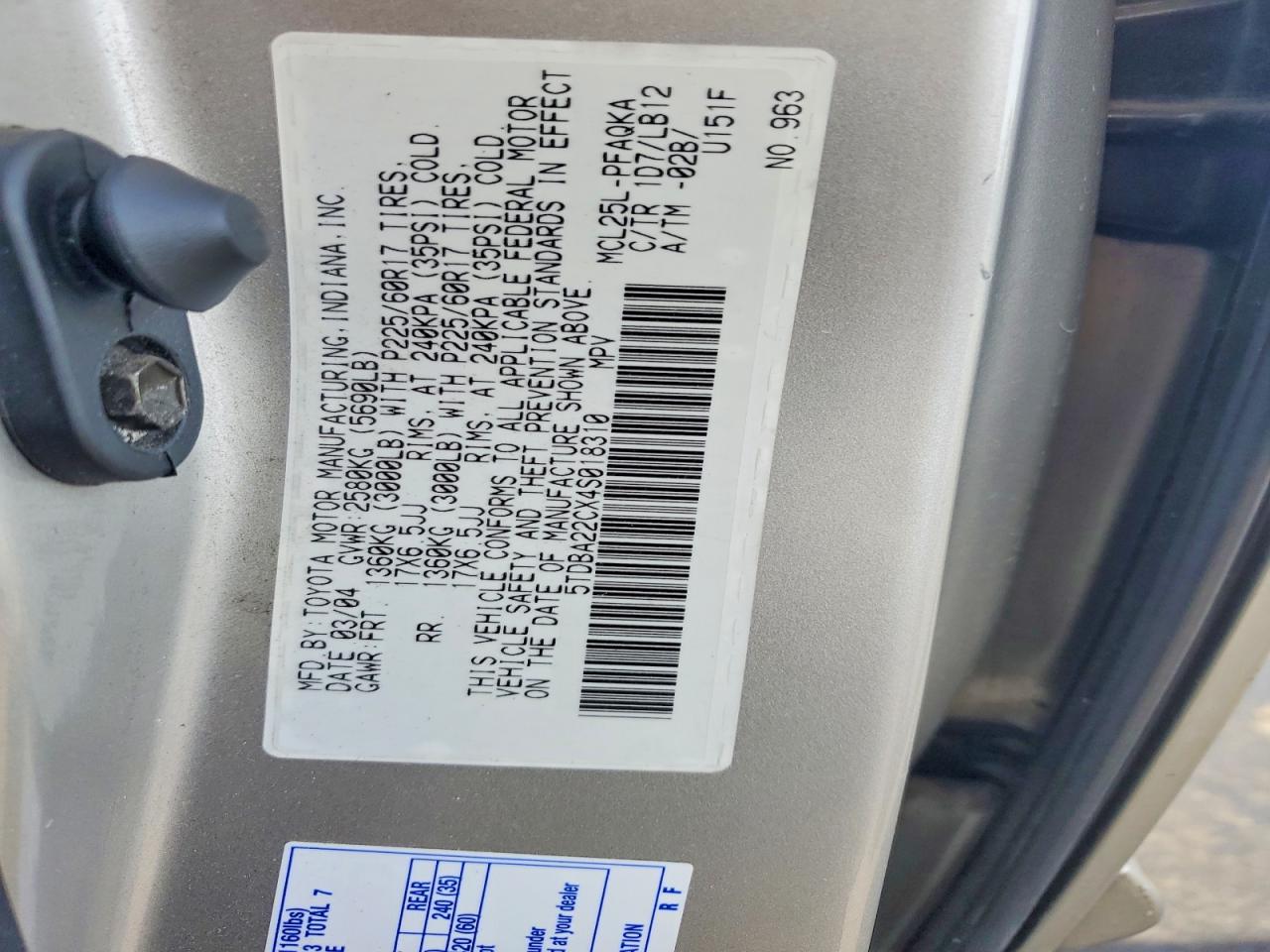 2004 Toyota Sienna Silver vin: 5TDBA22CX4S018310