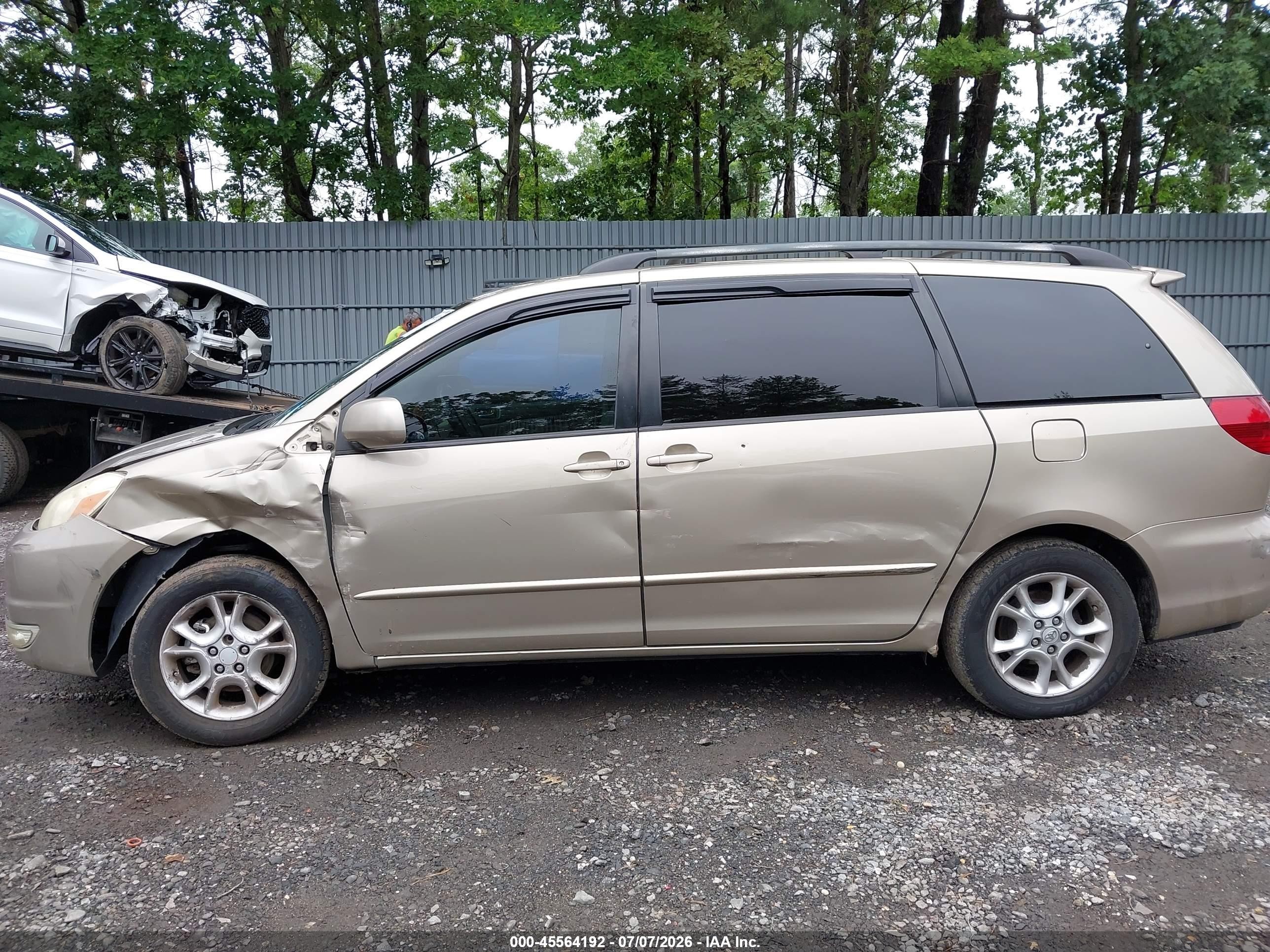 2004 Toyota Sienna Xle Tan vin: 5TDBA22CX4S022423