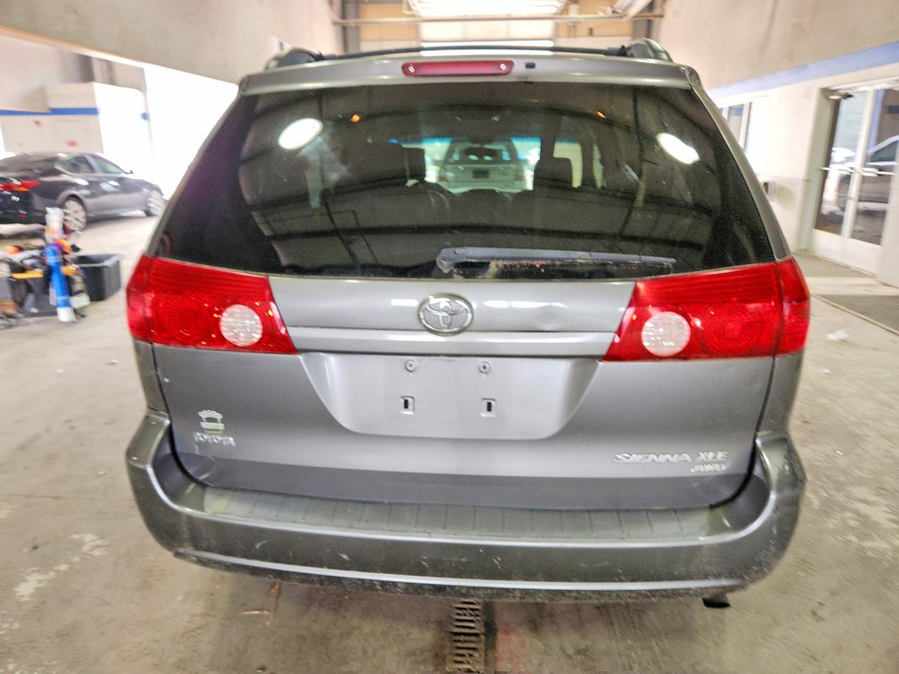 2005 Toyota Sienna Xle 7 Passenger Gray vin: 5TDBA22CX5S034850