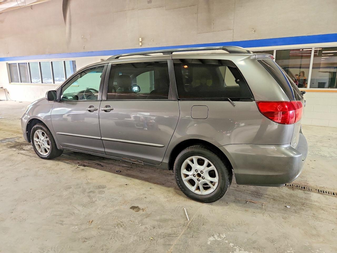 2005 Toyota Sienna Xle 7 Passenger Gray vin: 5TDBA22CX5S034850