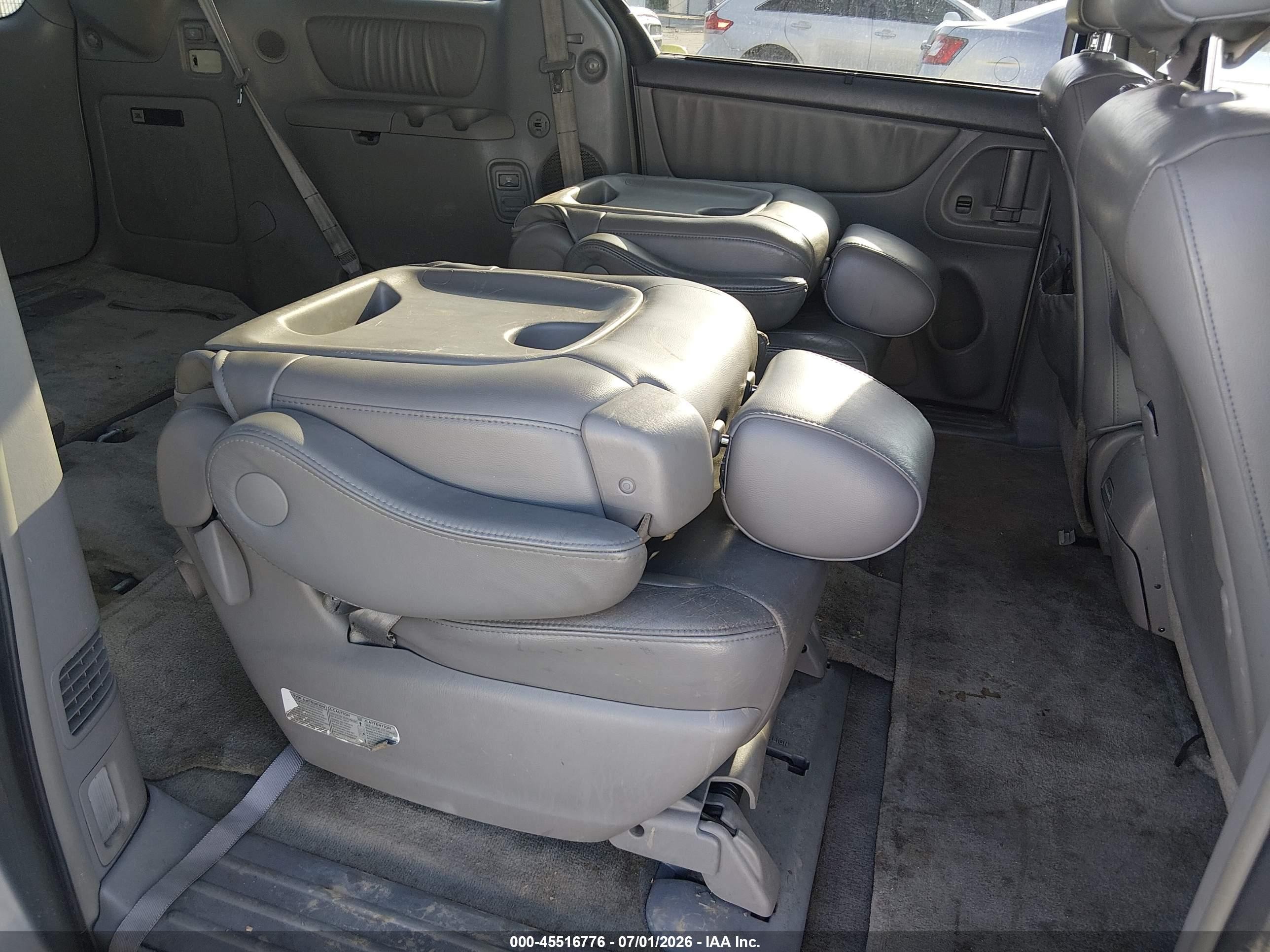 2006 Toyota Sienna Xle Limited Серебряный vin: 5TDBA22CX6S056154