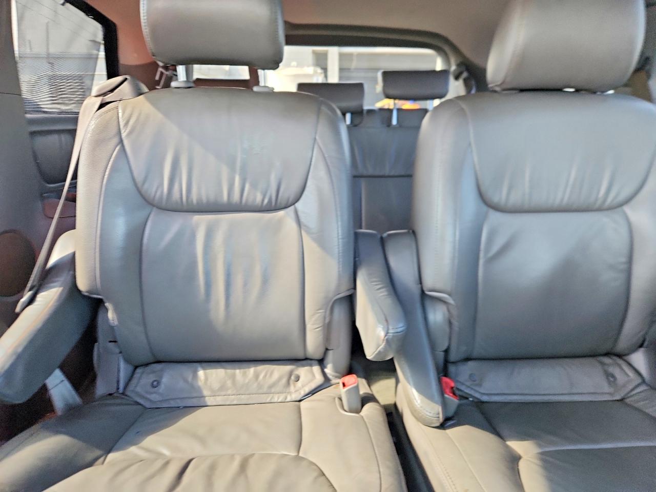 2006 Toyota Sienna Xle Limited 7 Passenger Gray vin: 5TDBA22CX6S072628