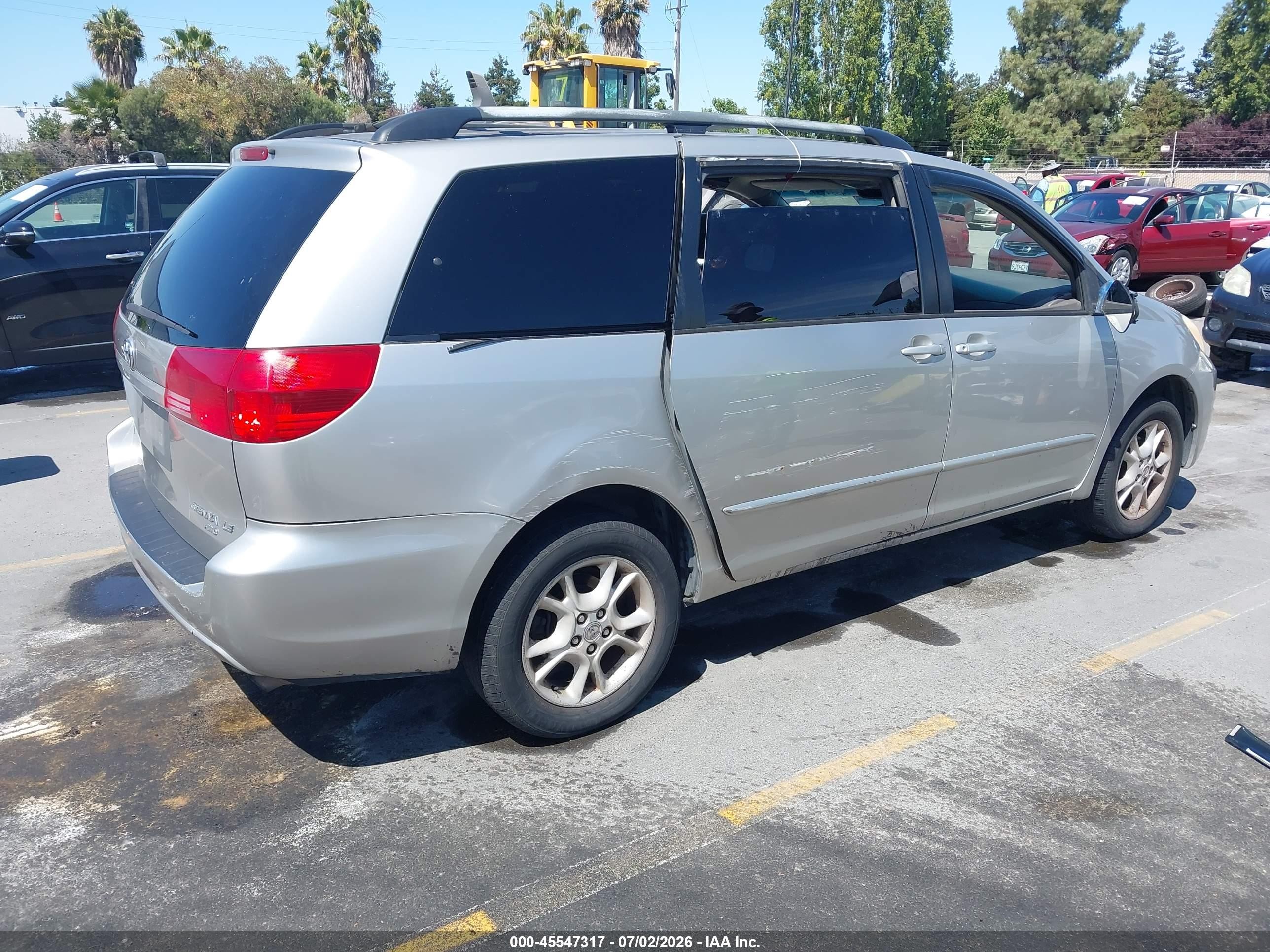 2004 Toyota Sienna Le Gray vin: 5TDBA23C04S003460
