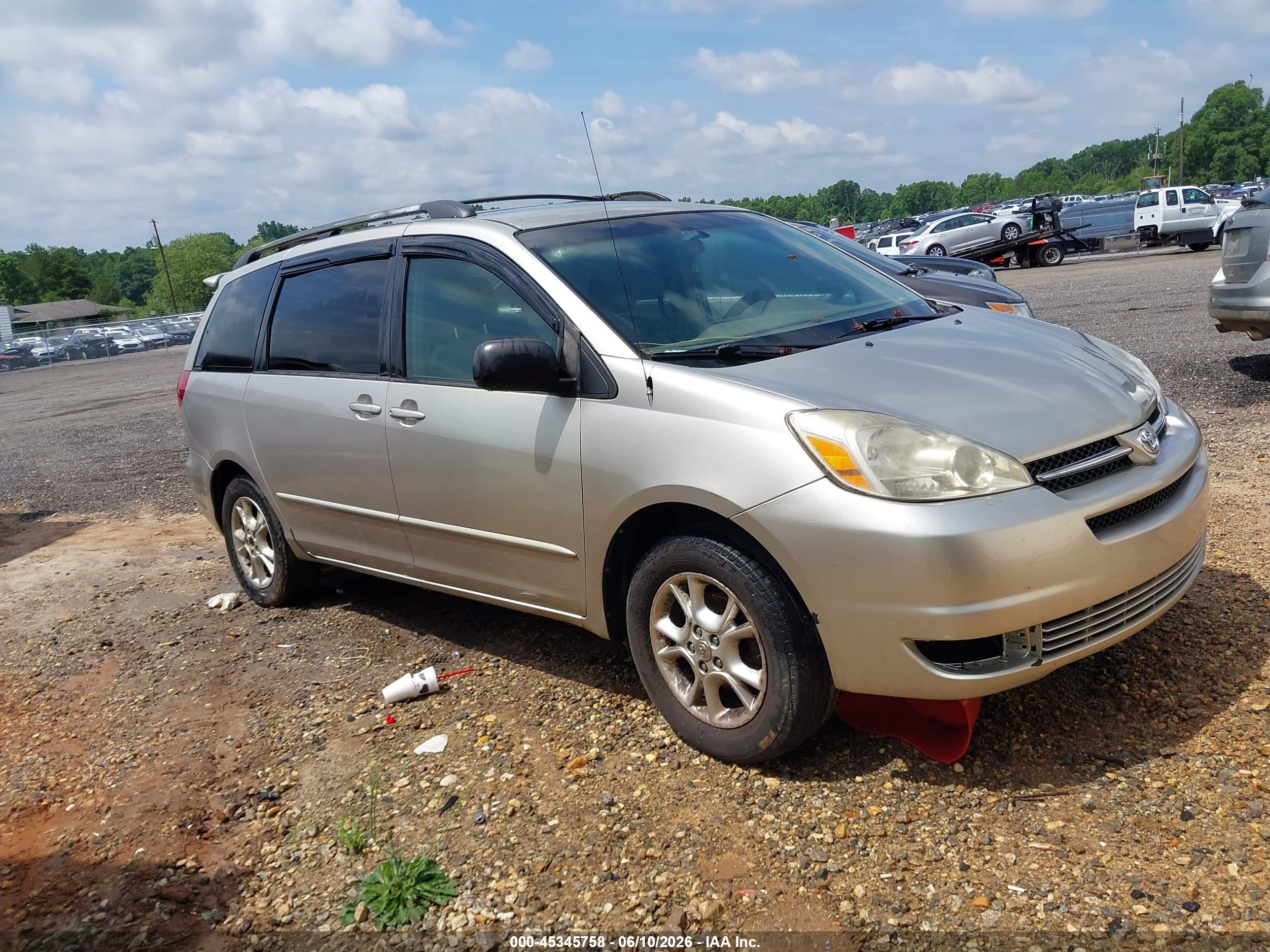2005 Toyota Sienna Le Silver vin: 5TDBA23C05S053115