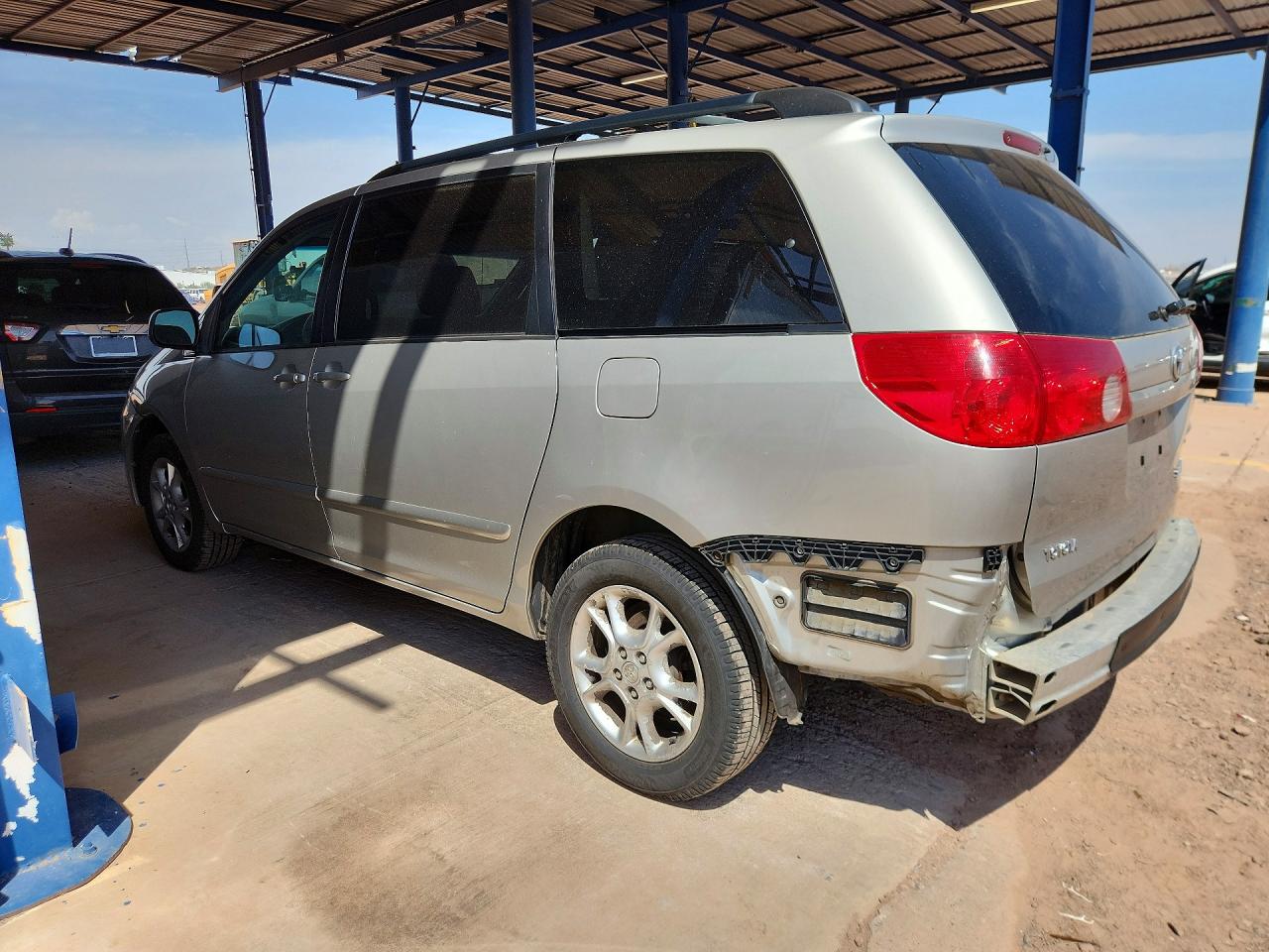 2006 Toyota Sienna Le Silver vin: 5TDBA23C06S057649