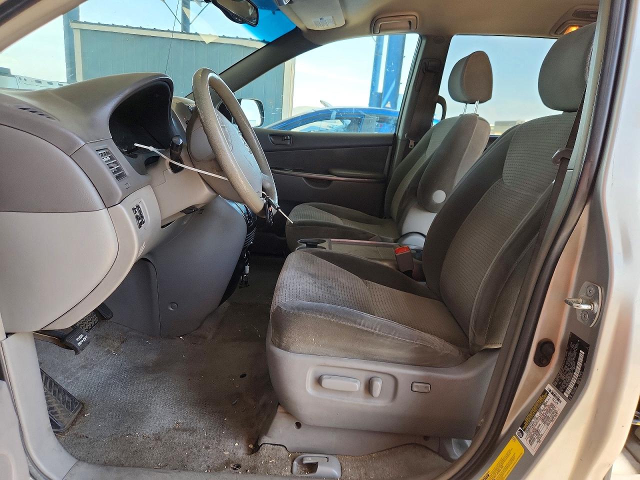 2006 Toyota Sienna Le Silver vin: 5TDBA23C06S057649