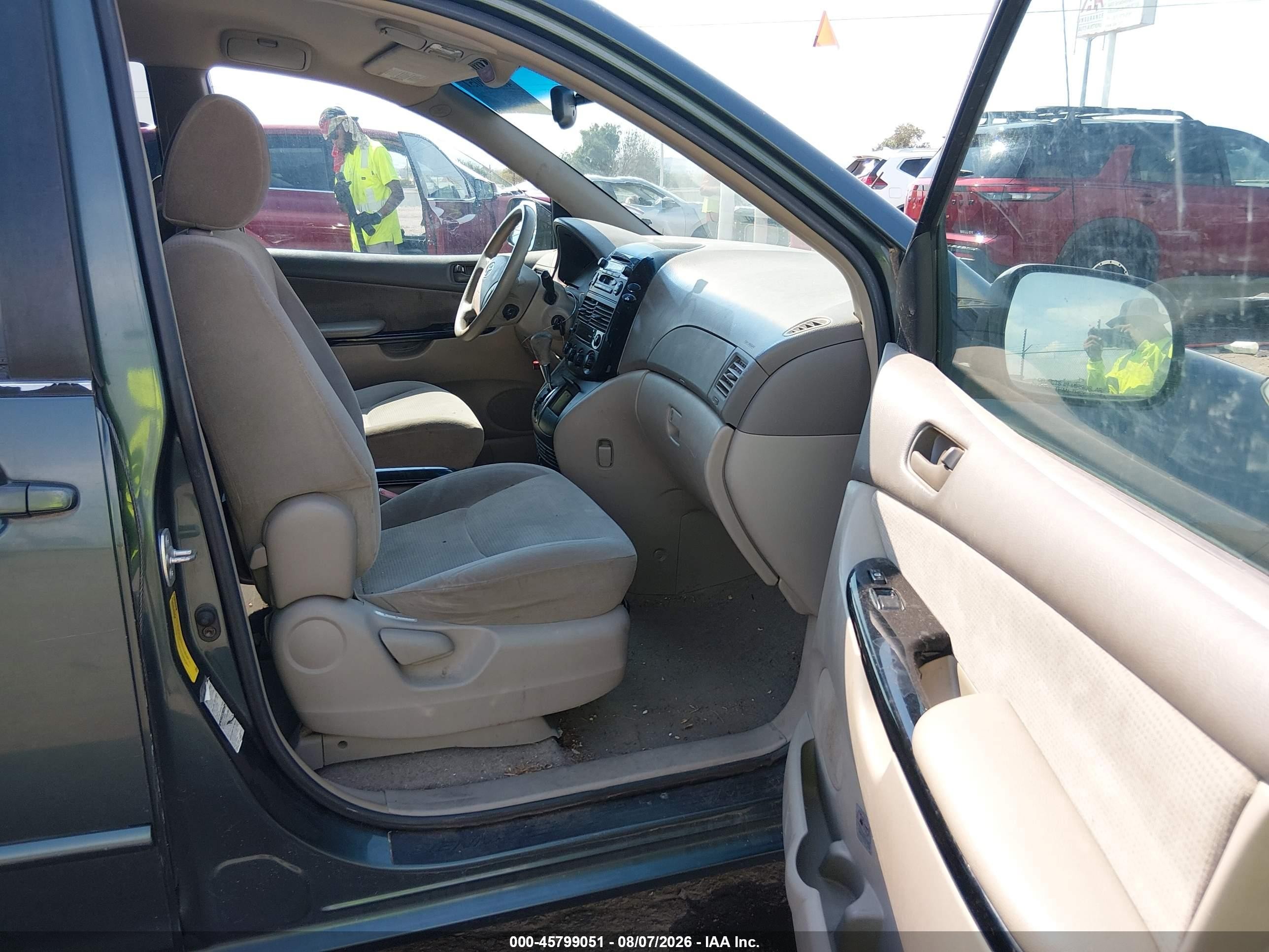 2004 Toyota Sienna Le Gray vin: 5TDBA23C24S023340