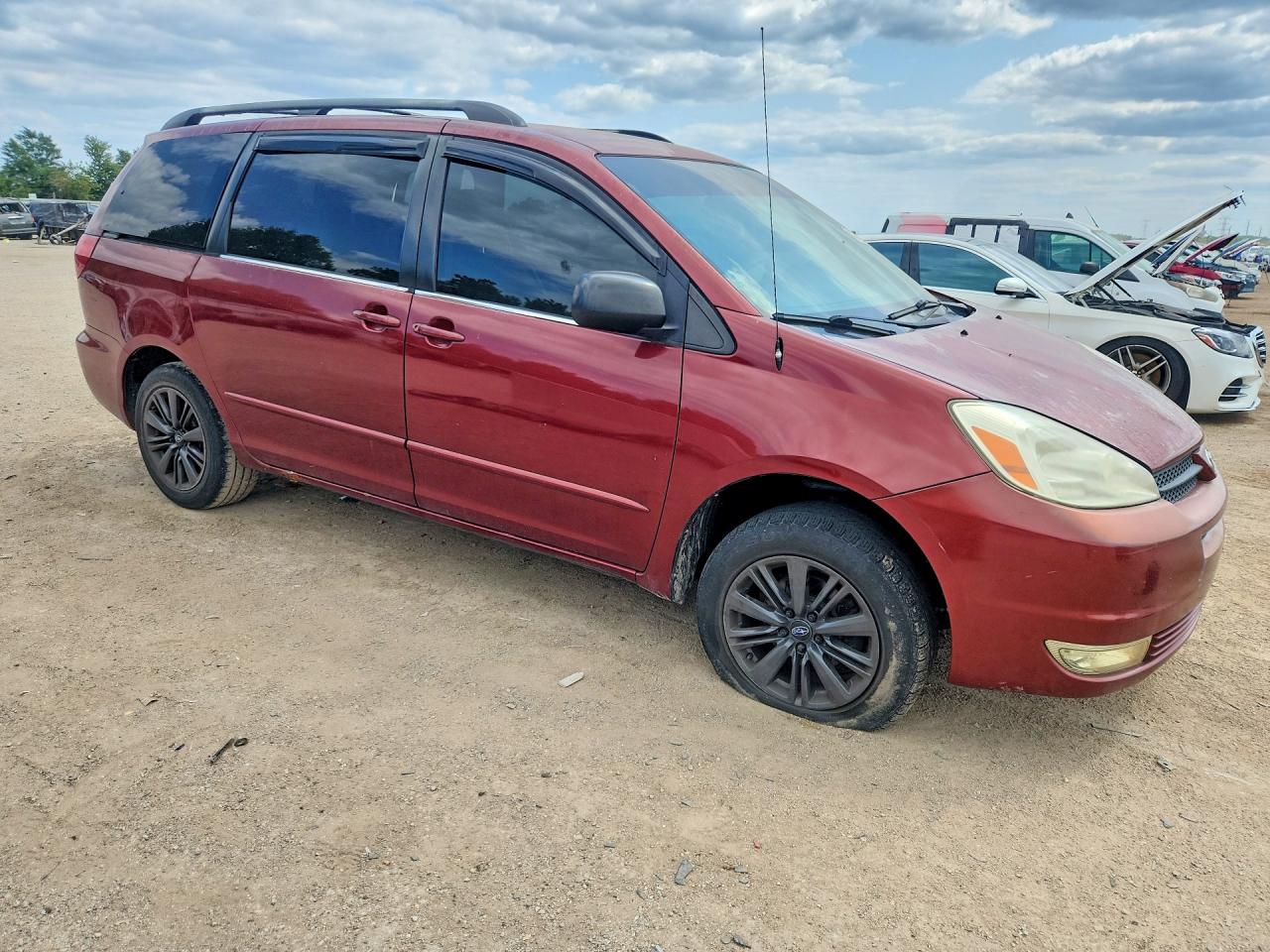 2004 Toyota Sienna Le Red vin: 5TDBA23C24S027646