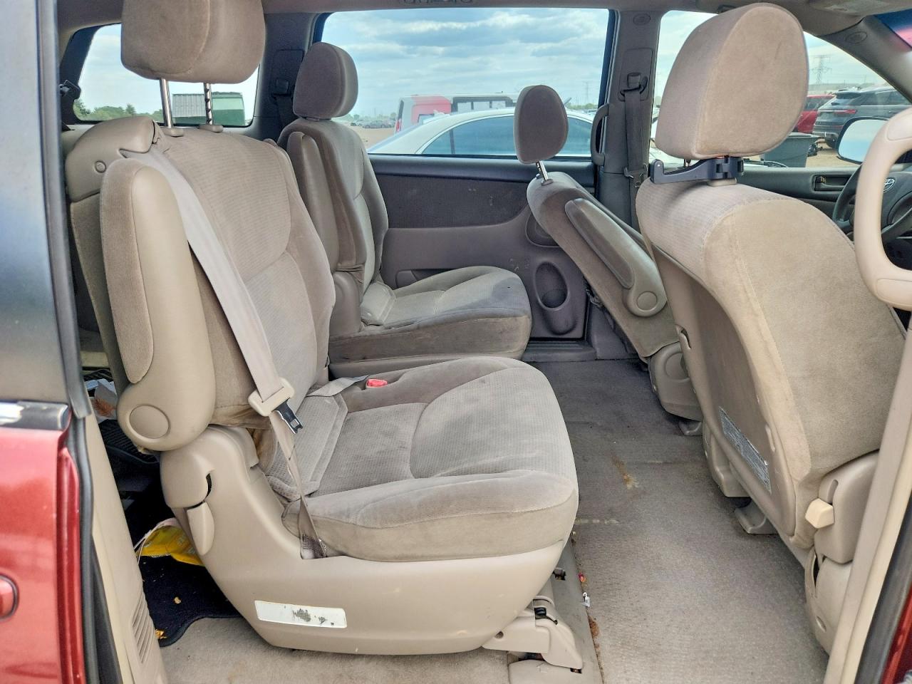 2004 Toyota Sienna Le Red vin: 5TDBA23C24S027646