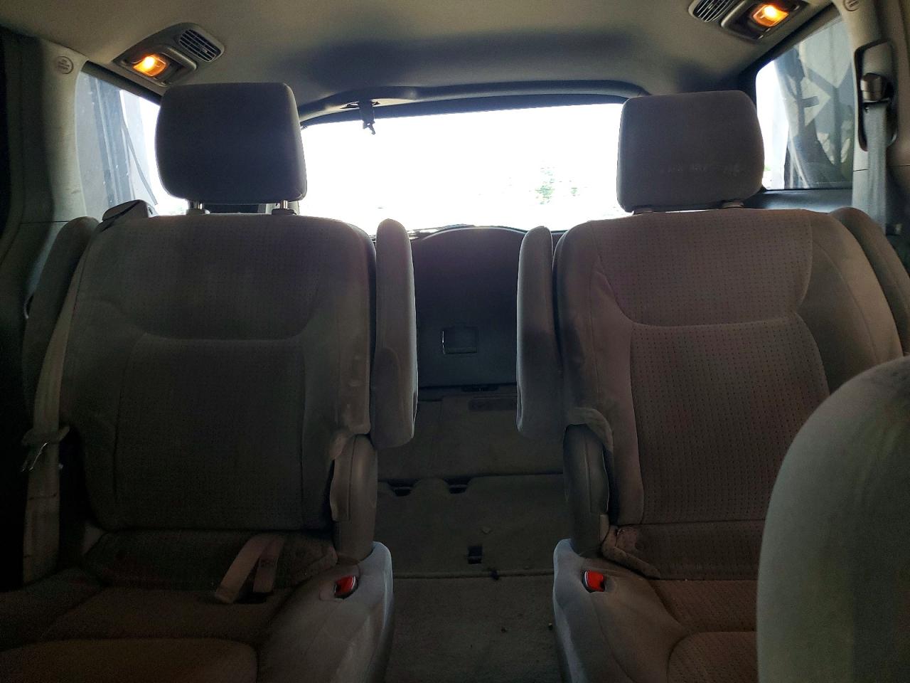 2006 Toyota Sienna Le Silver vin: 5TDBA23C26S064912