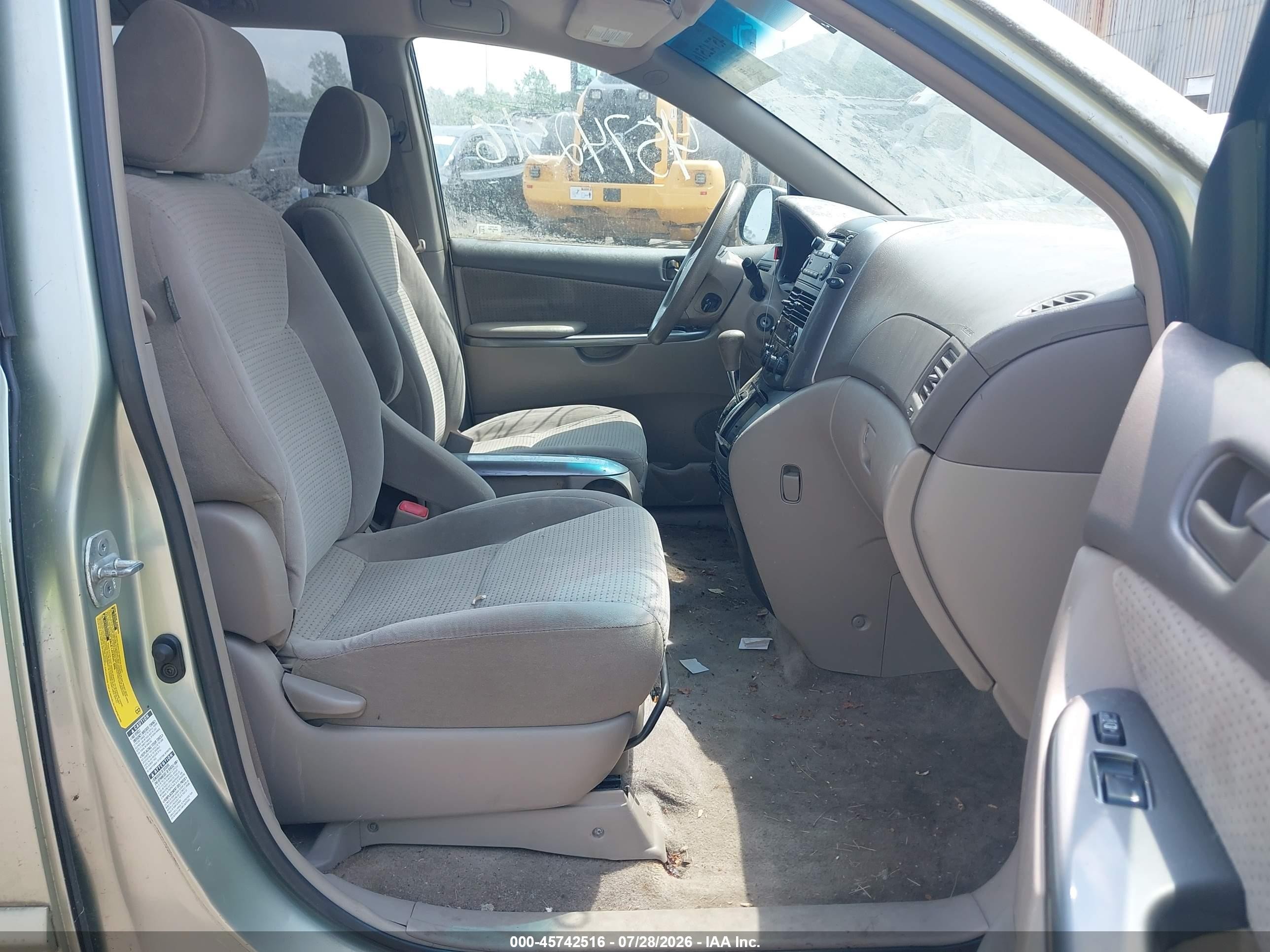 2006 Toyota Sienna Le Green vin: 5TDBA23C26S069737