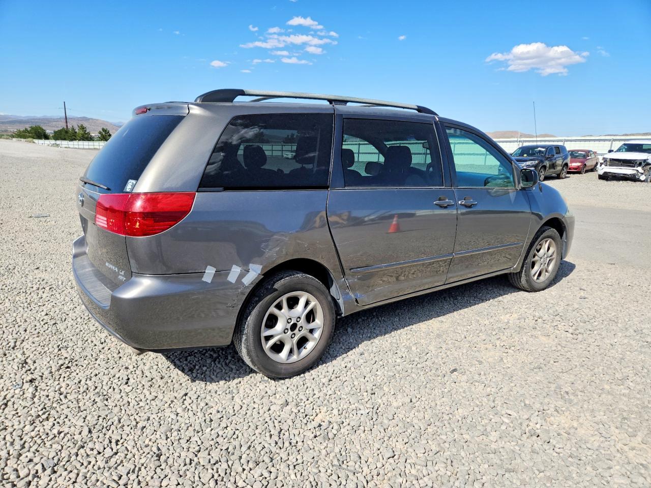 2004 Toyota Sienna Le Gray vin: 5TDBA23C34S003467