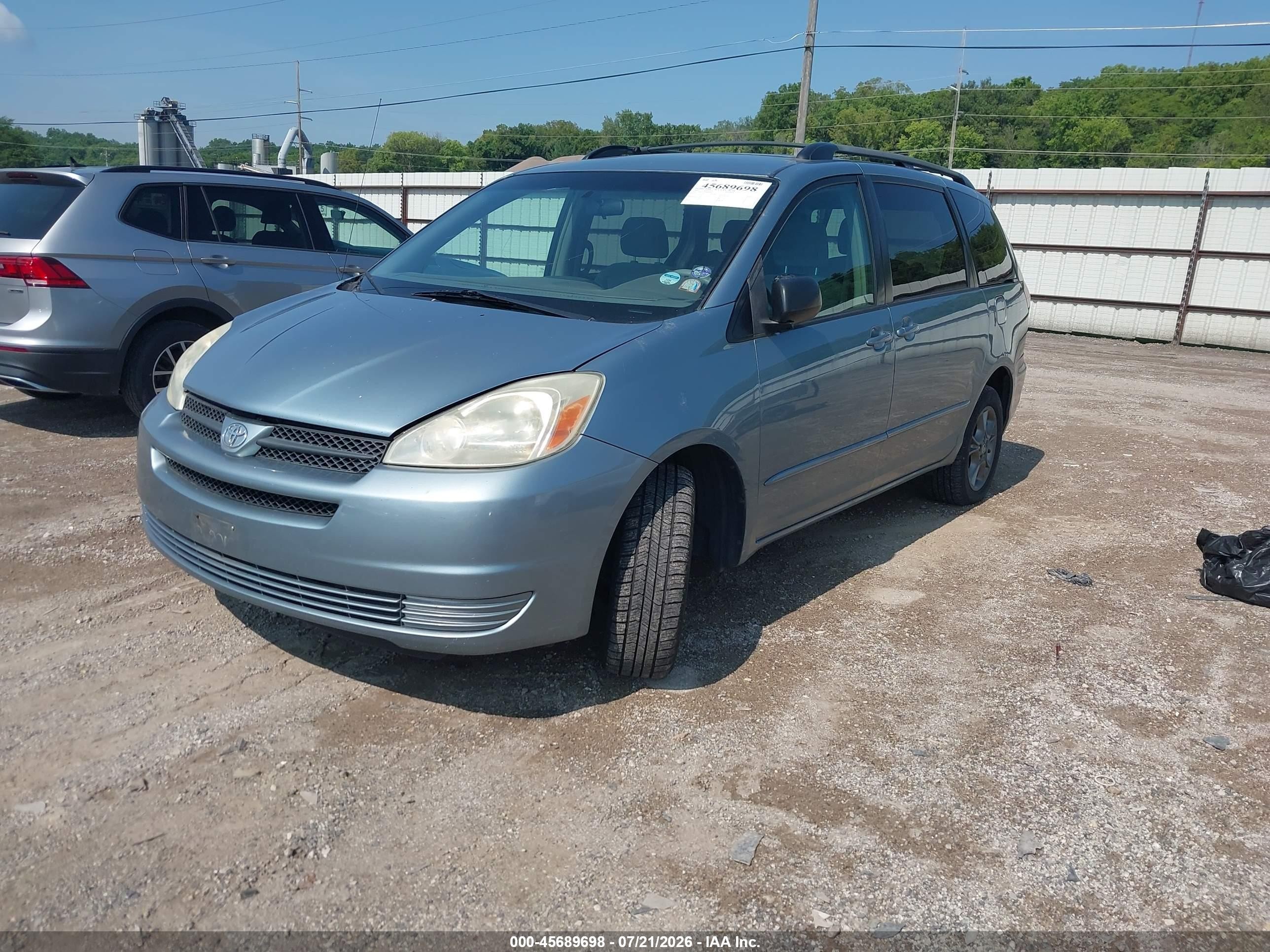 2005 Toyota Sienna Le Light Blue vin: 5TDBA23C45S049178