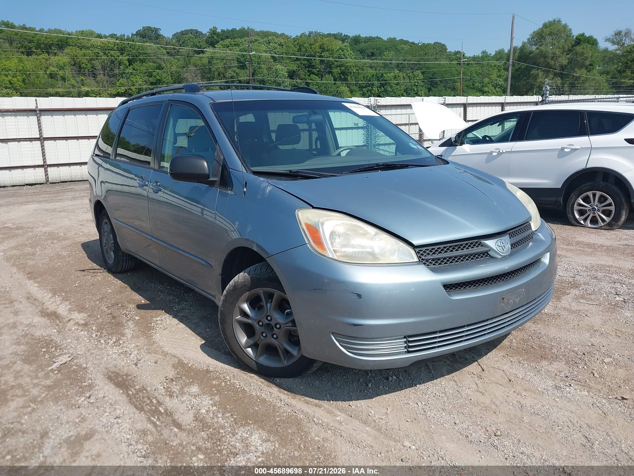 2005 Toyota Sienna Le Light Blue vin: 5TDBA23C45S049178