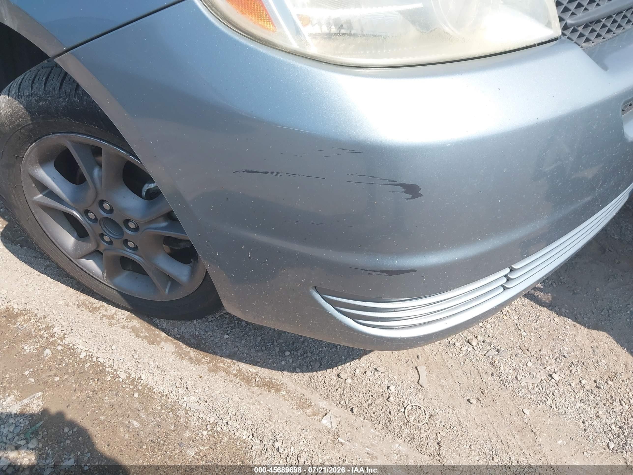 2005 Toyota Sienna Le Light Blue vin: 5TDBA23C45S049178