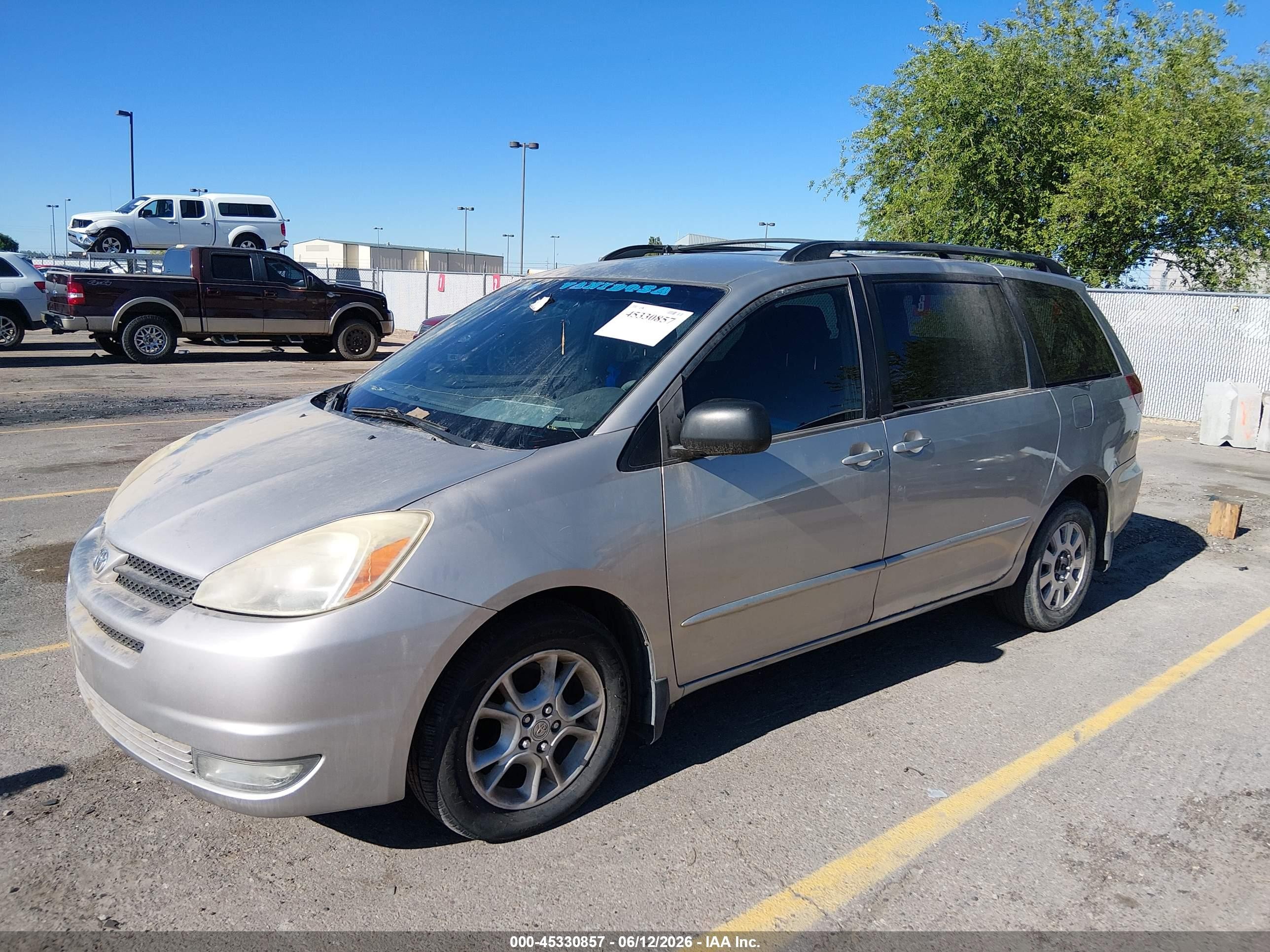 2005 Toyota Sienna Le Серебряный vin: 5TDBA23C45S050119