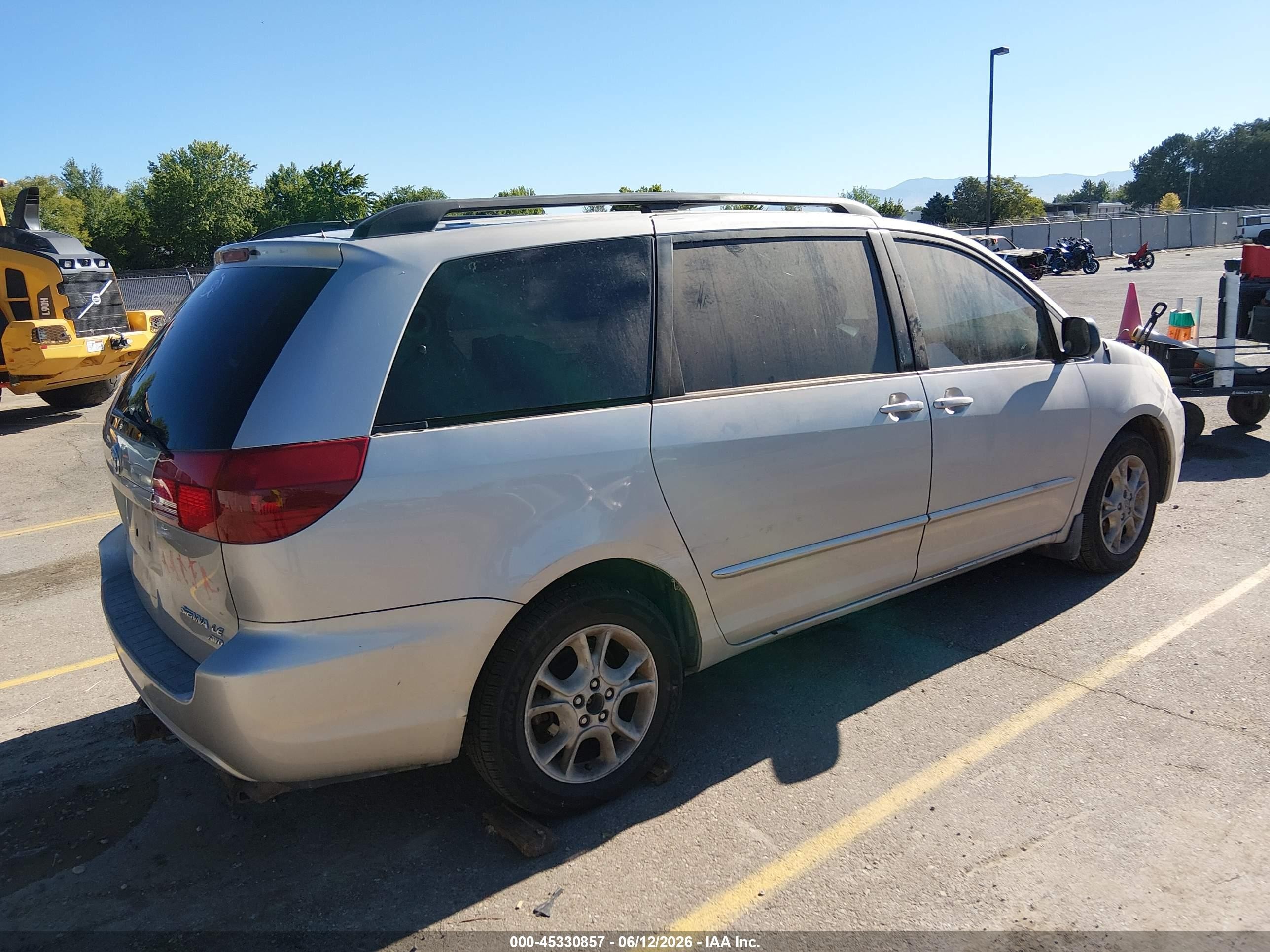 2005 Toyota Sienna Le Серебряный vin: 5TDBA23C45S050119