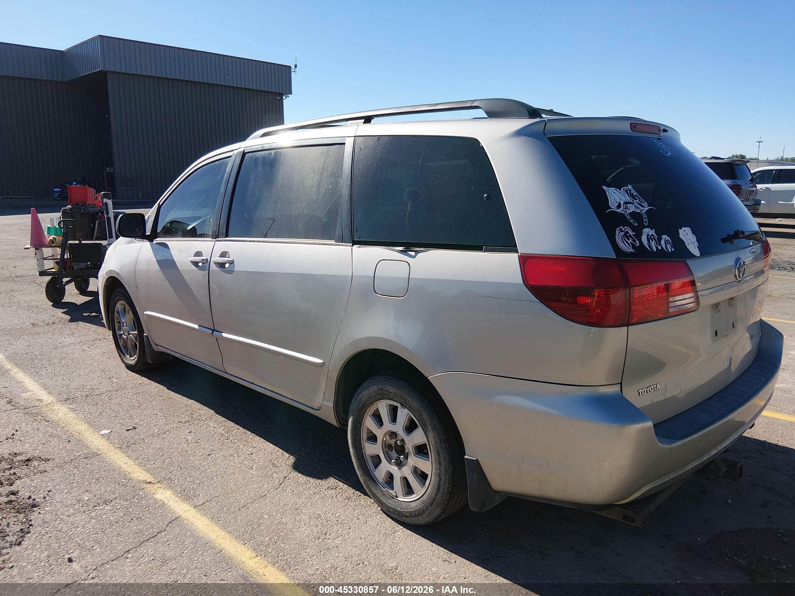 2005 Toyota Sienna Le Серебряный vin: 5TDBA23C45S050119