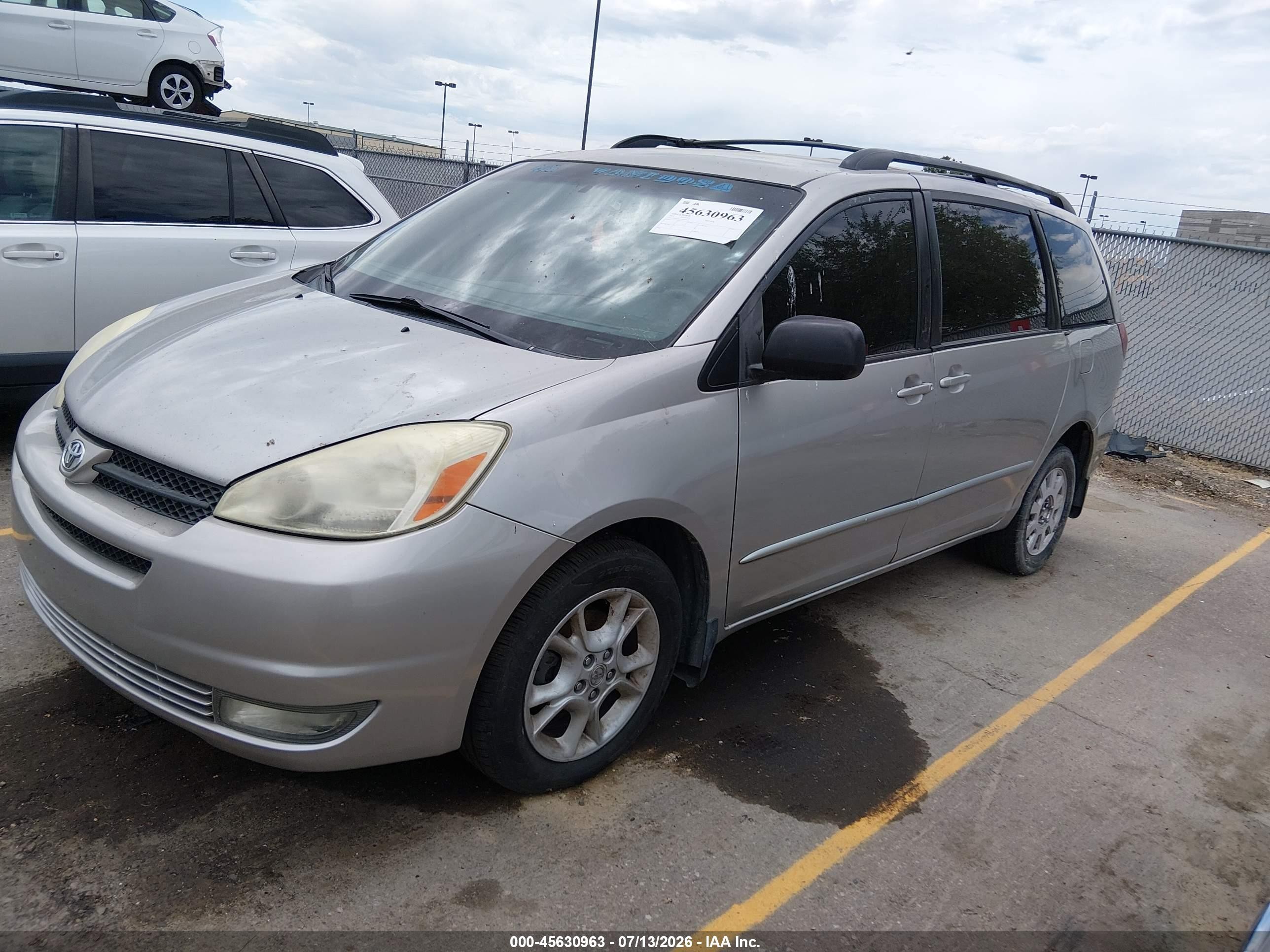 2005 Toyota Sienna Le Gray vin: 5TDBA23C45S050119
