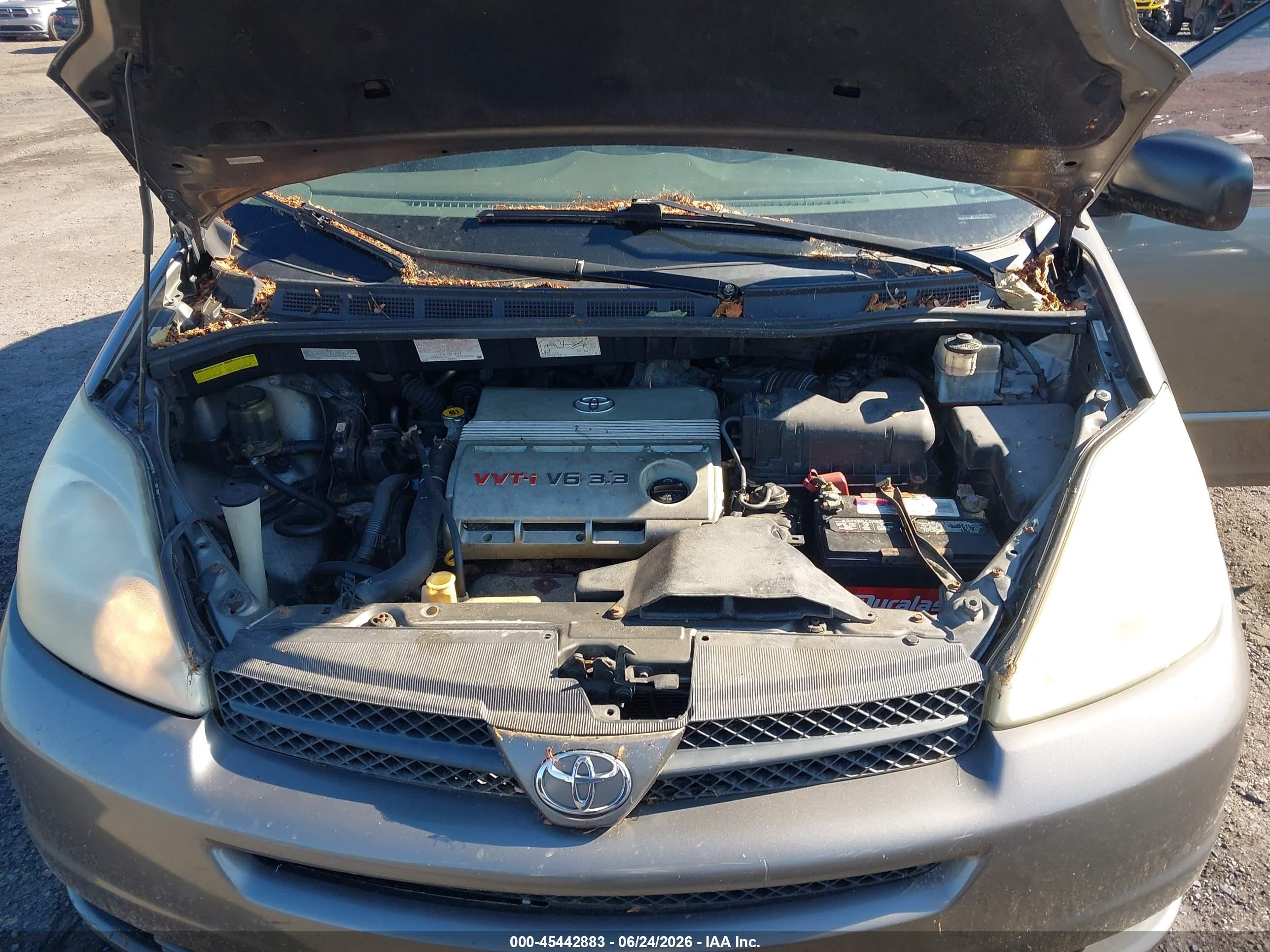 2004 Toyota Sienna Le Gray vin: 5TDBA23C54S021663