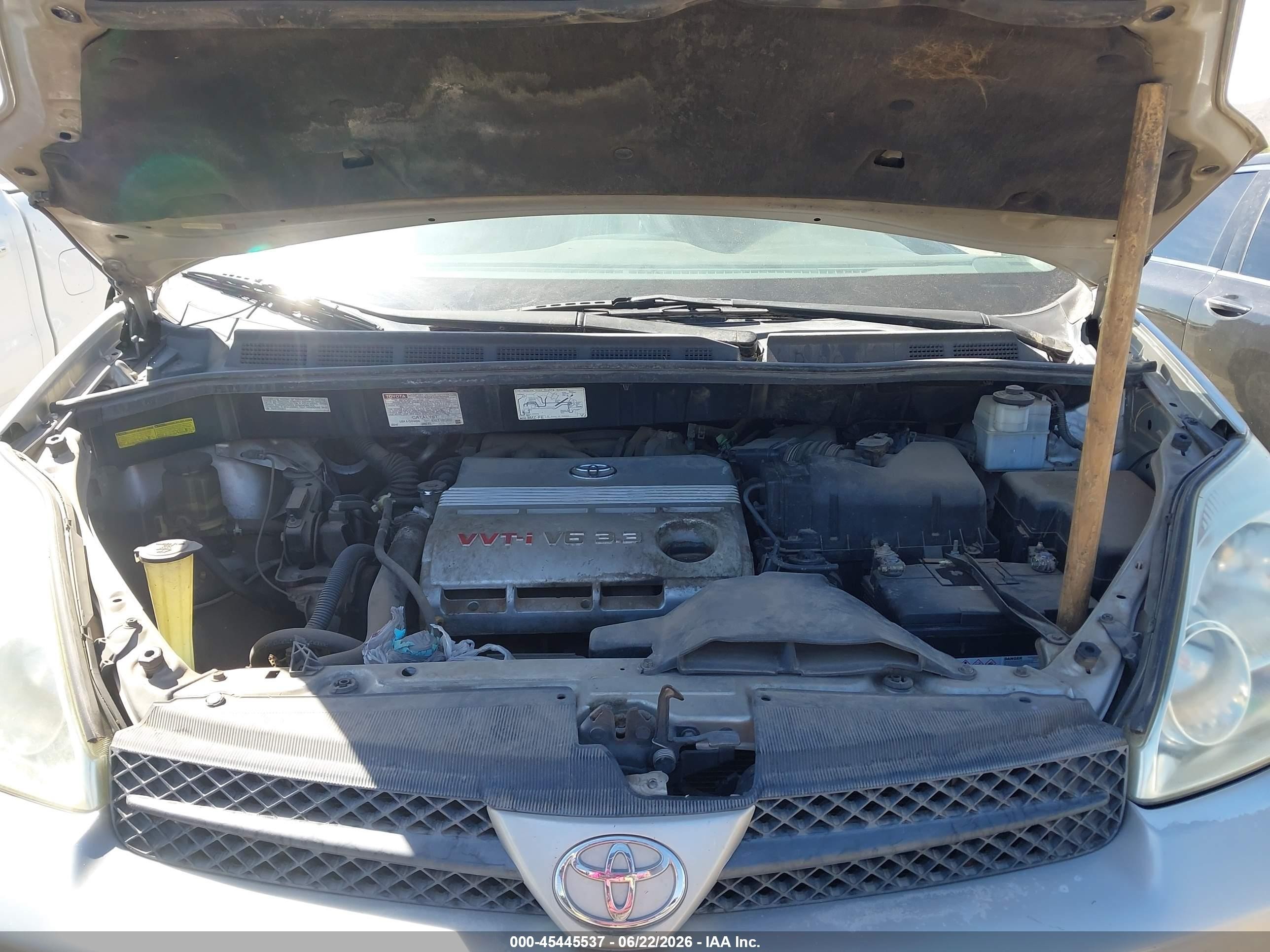 2004 Toyota Sienna Le Silver vin: 5TDBA23C54S024434