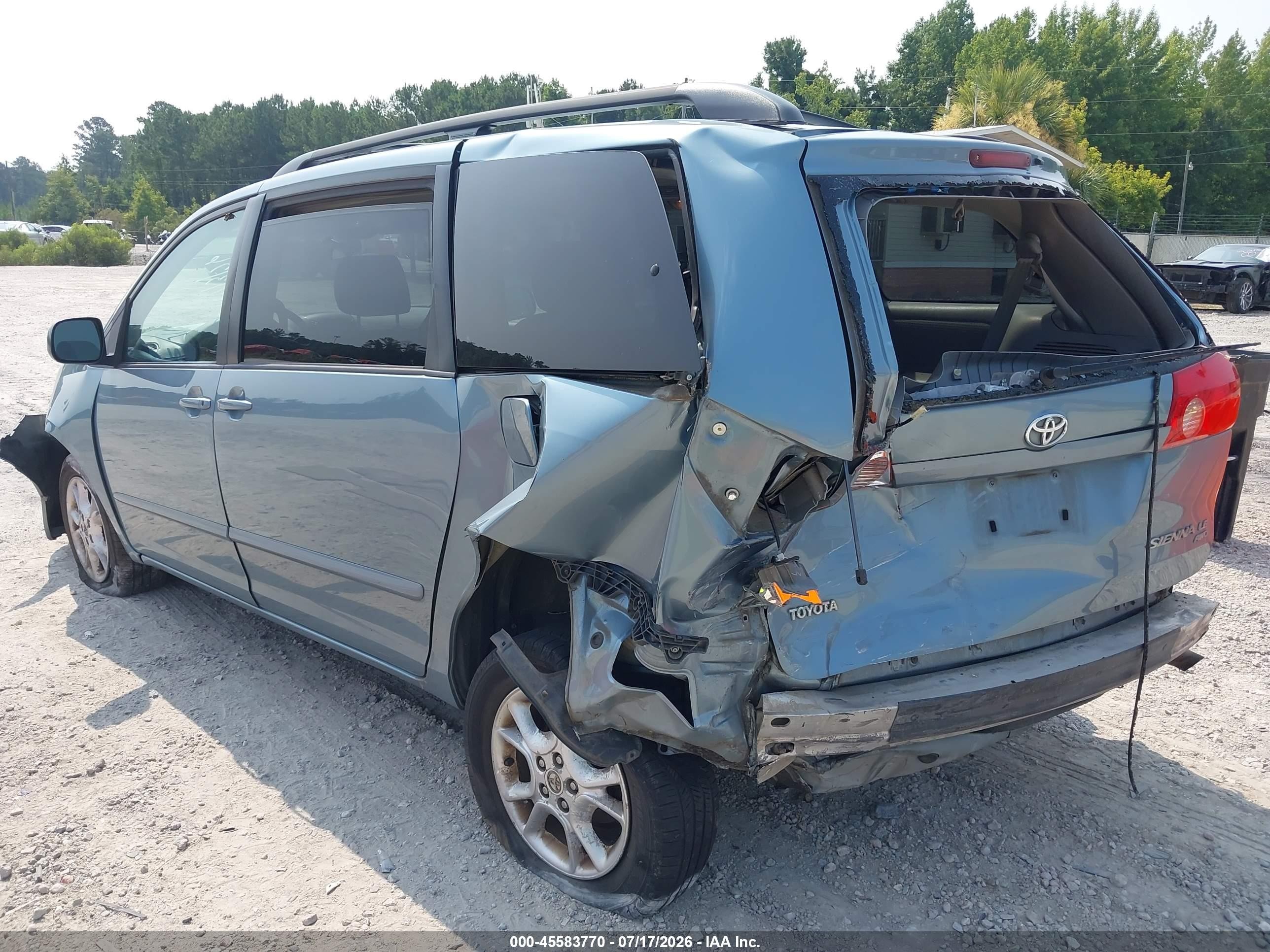 2006 Toyota Sienna Le Blue vin: 5TDBA23C56S072146