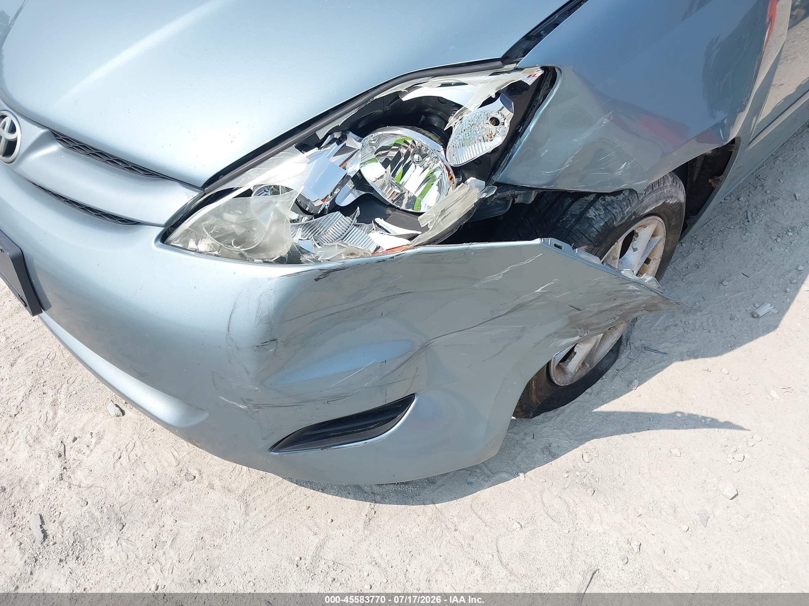 2006 Toyota Sienna Le Blue vin: 5TDBA23C56S072146
