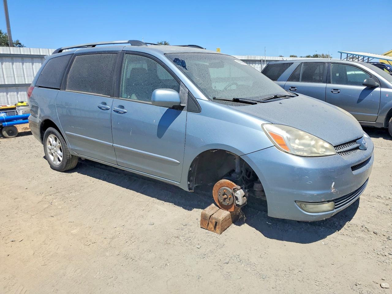 2005 Toyota Sienna Le Blue vin: 5TDBA23C65S031927