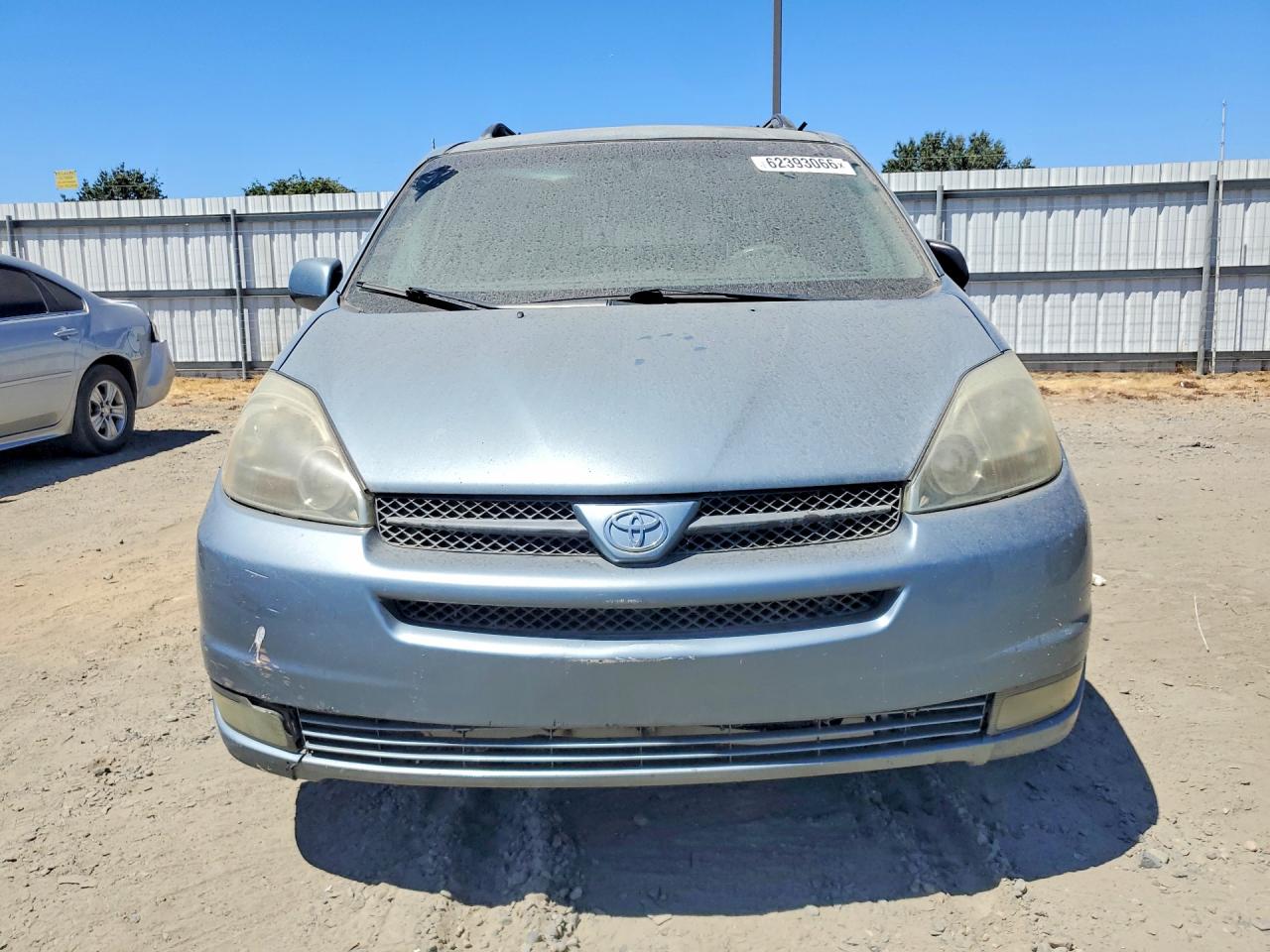 2005 Toyota Sienna Le Blue vin: 5TDBA23C65S031927