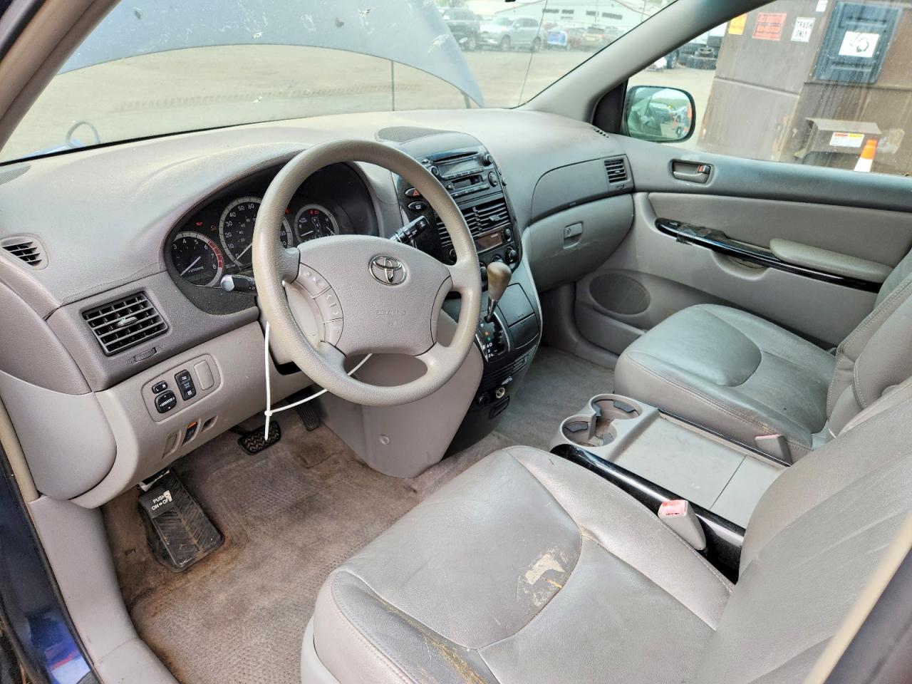 2005 Toyota Sienna Le Blue vin: 5TDBA23C65S032589