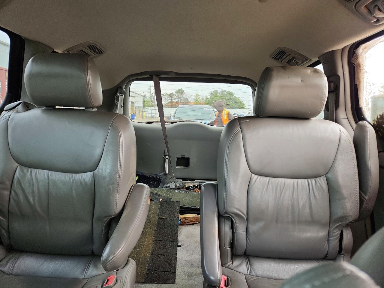 2005 Toyota Sienna Le Blue vin: 5TDBA23C65S032589