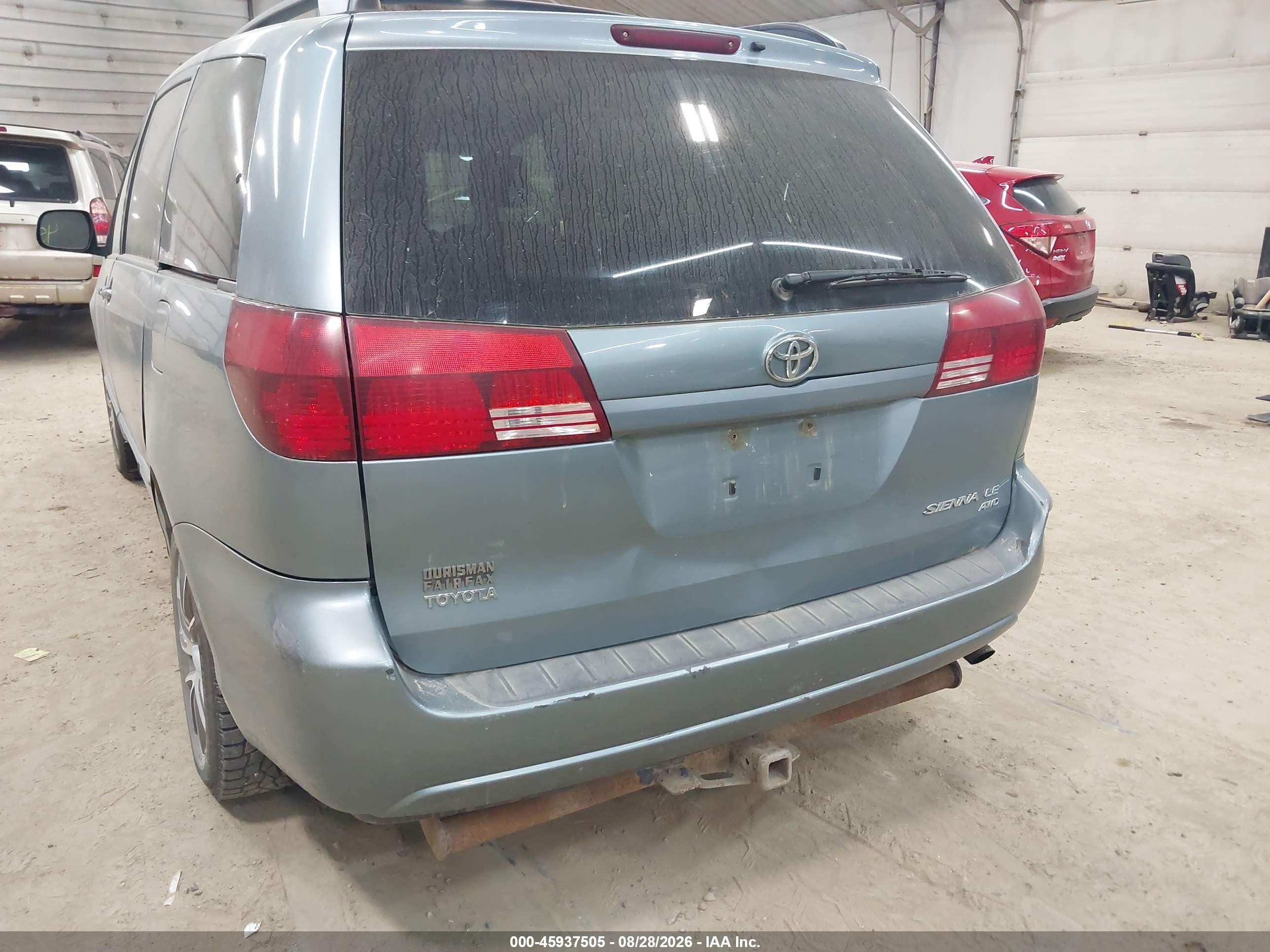 2005 Toyota Sienna Le Синий vin: 5TDBA23C65S044600