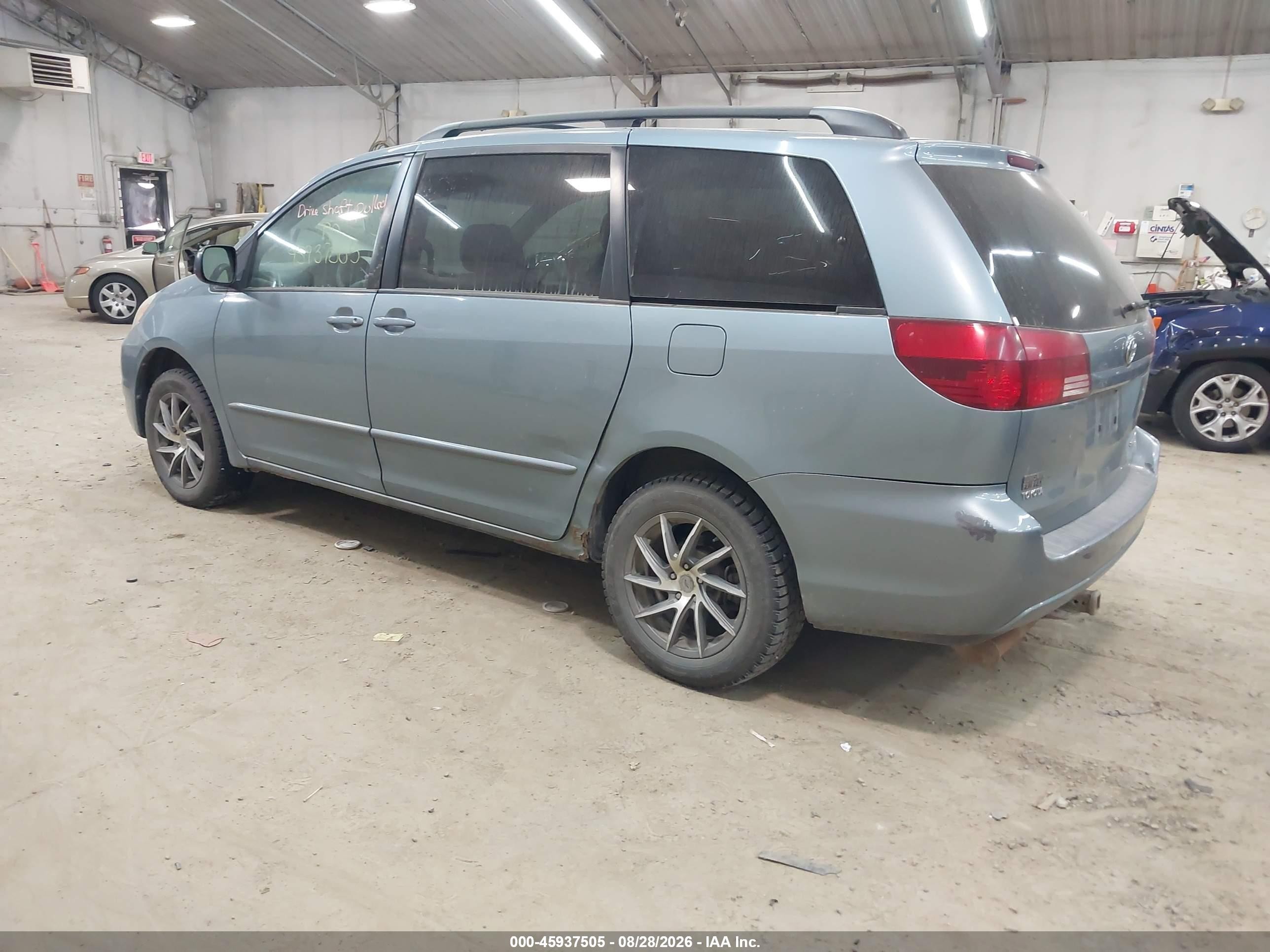 2005 Toyota Sienna Le Синий vin: 5TDBA23C65S044600