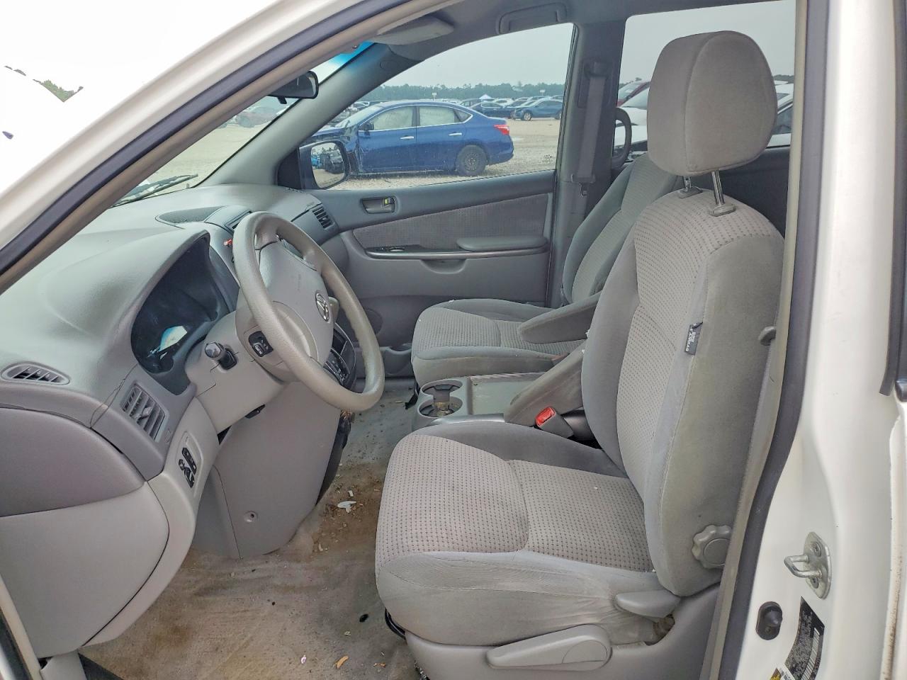 2006 Toyota Sienna Le White vin: 5TDBA23C66S069479
