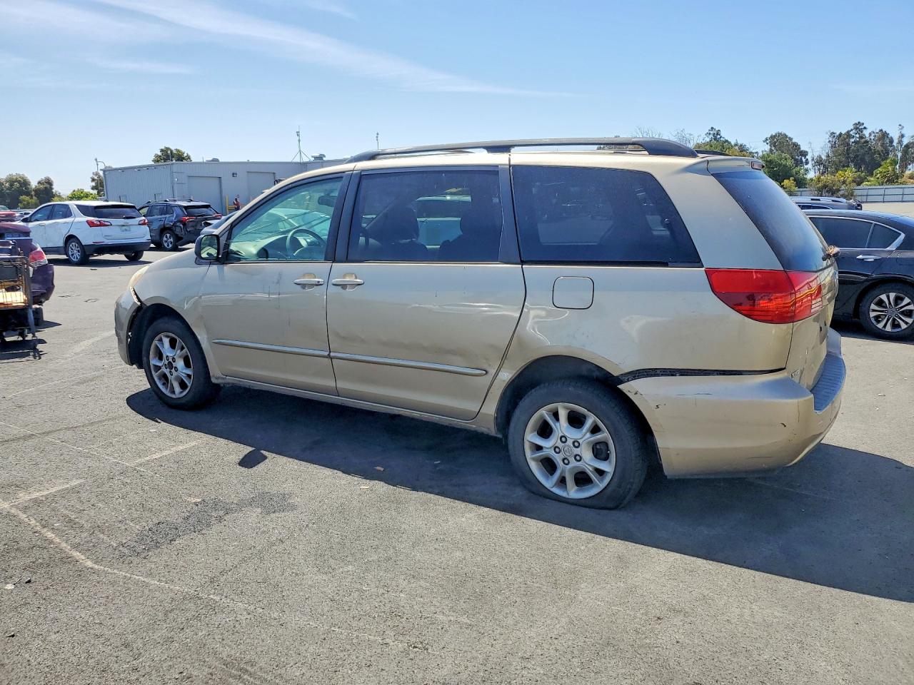2004 Toyota Sienna Le Tan vin: 5TDBA23C74S003844