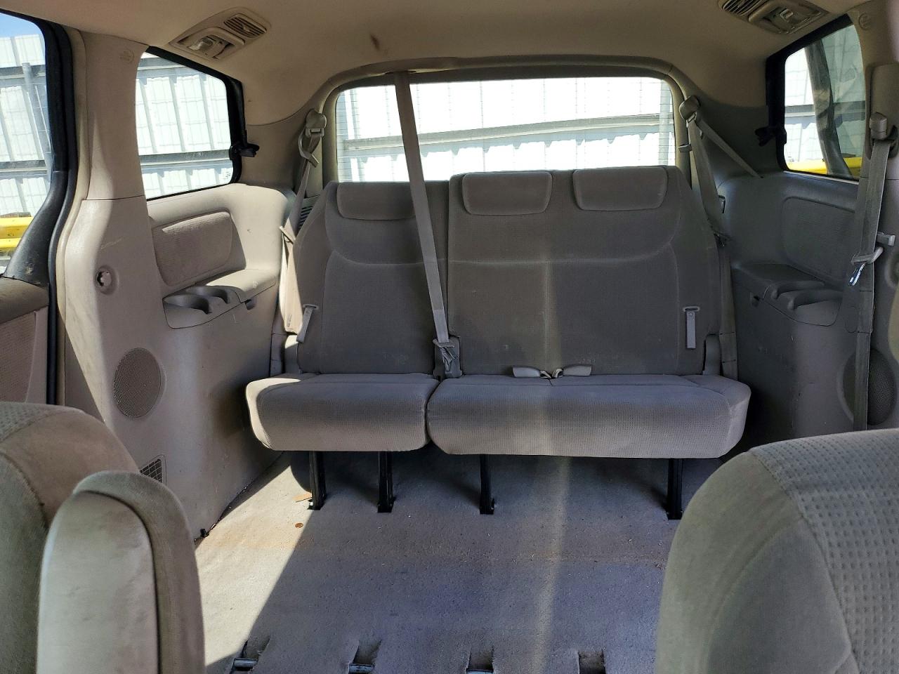 2004 Toyota Sienna Le Tan vin: 5TDBA23C74S003844