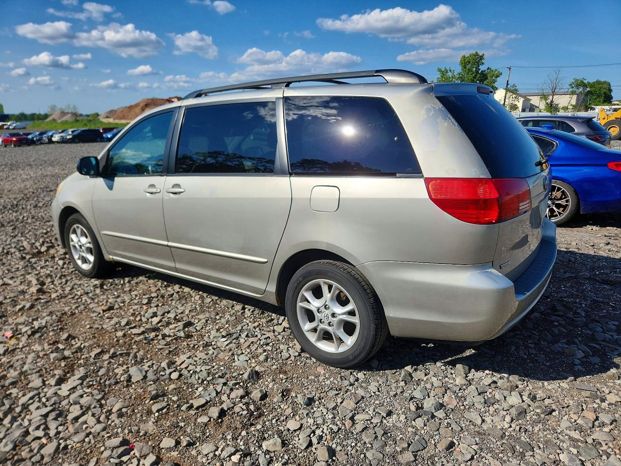 2004 Toyota Sienna Le Tan vin: 5TDBA23C74S008445