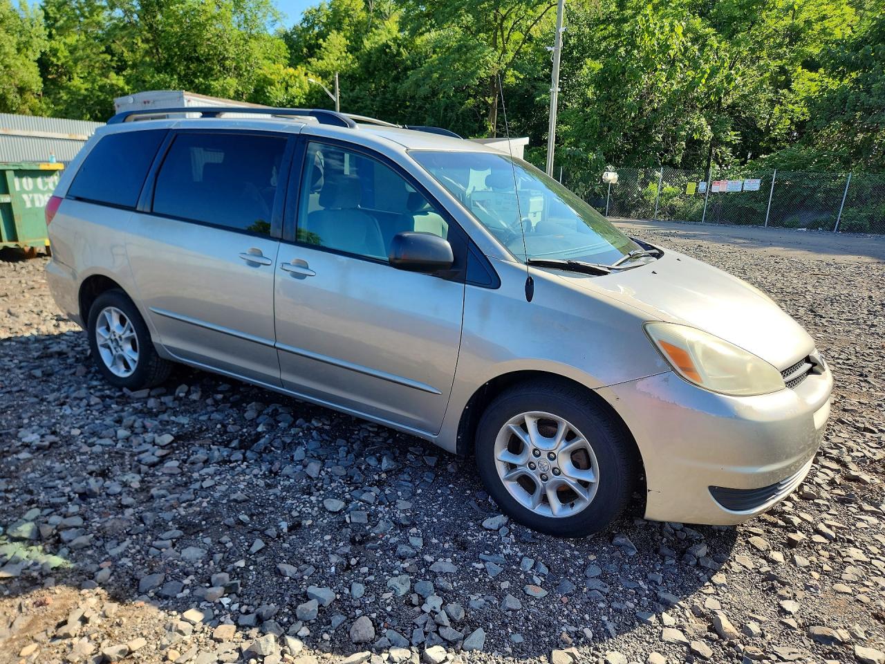 2004 Toyota Sienna Le Tan vin: 5TDBA23C74S008445
